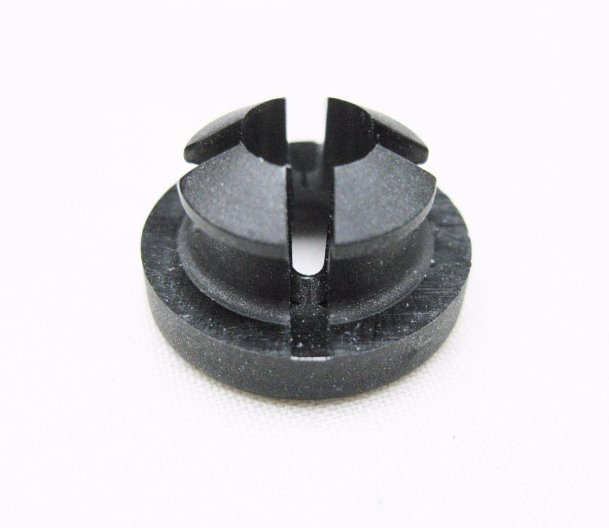 LAND ROVER RANGEROVER CLASSIC/DISCOVERY2 99-04 GROMMET FOR BONNET PROP AYA10004L