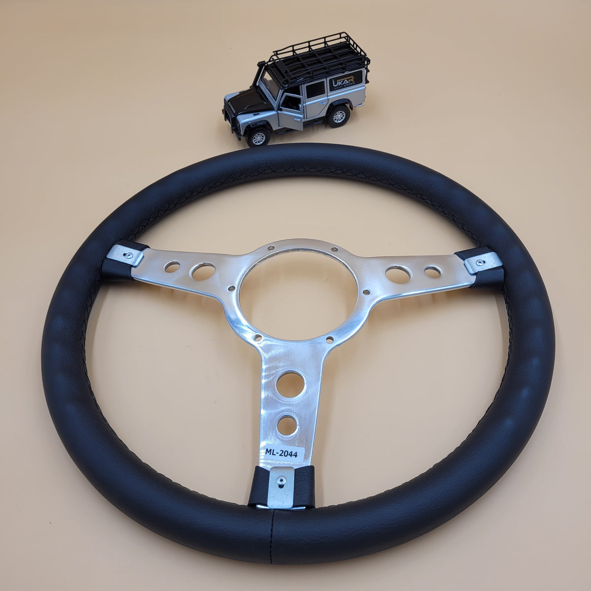 LR SERIES DEFENDER Steering Wheel 15 inch Leather with Vinyl 3 Spoke BA151C
