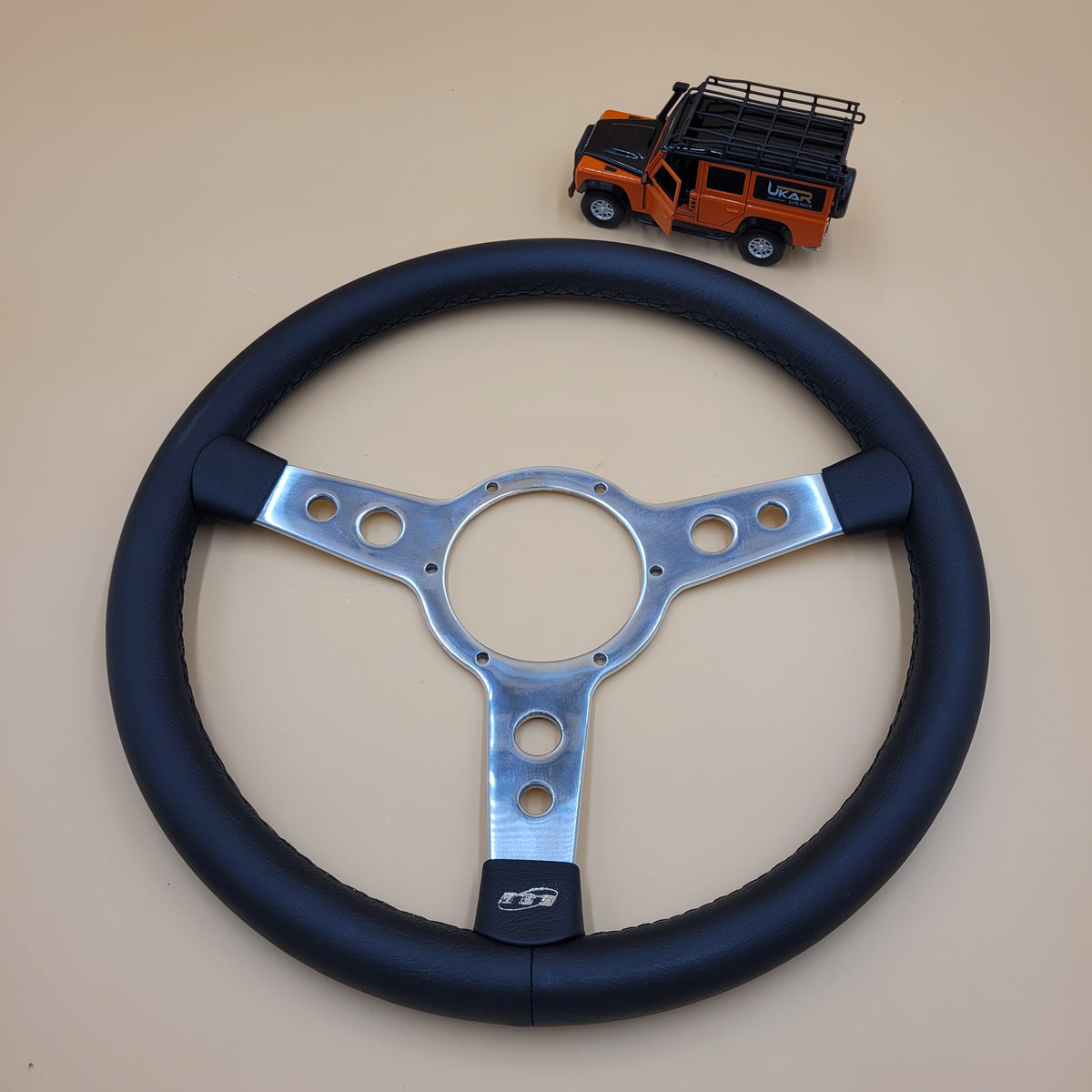 LR SERIES DEFENDER Steering Wheel 15 inch Leather with Vinyl 3 Spoke BA151C
