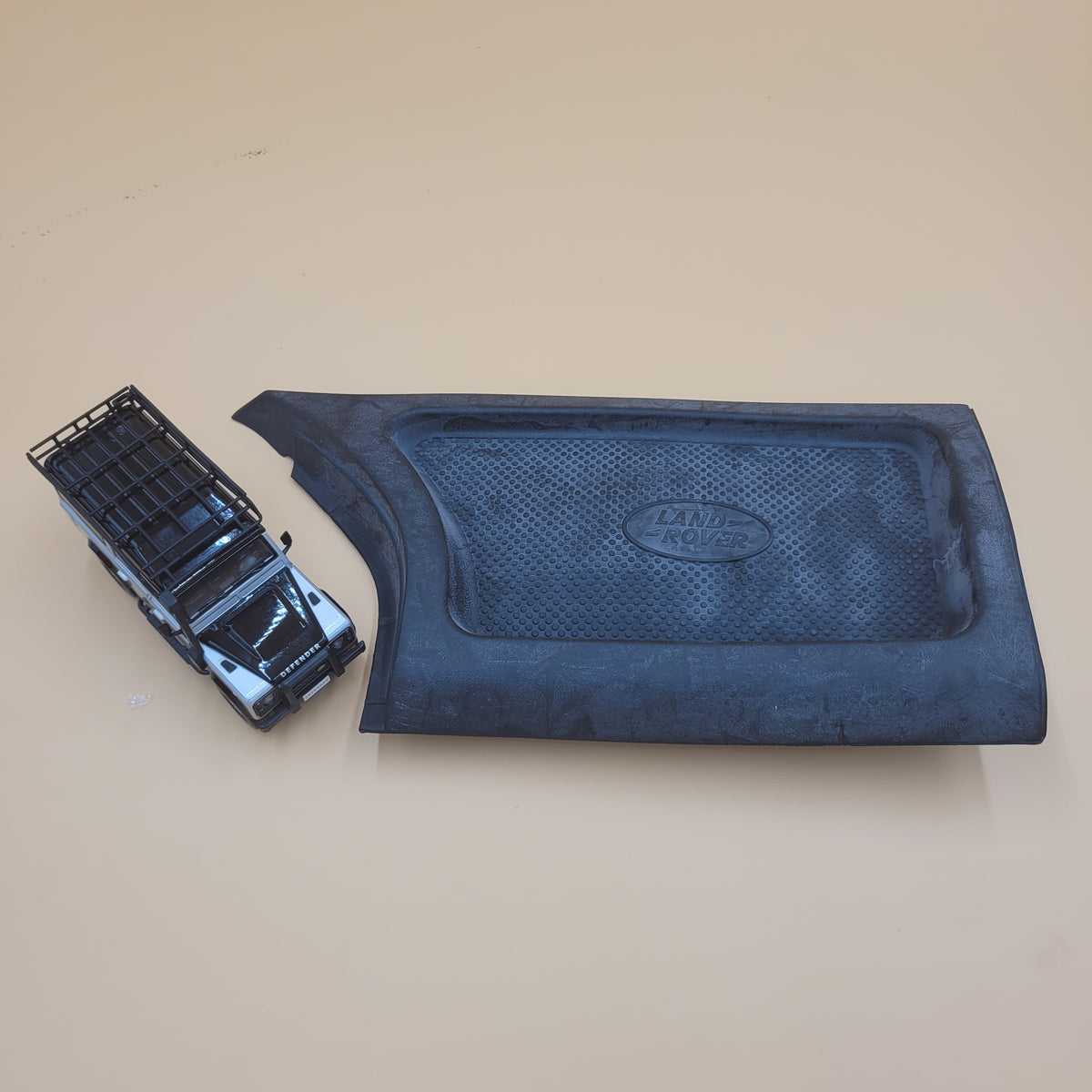 LR FREELANDER I L314 LHD Dashboard Black Centre Mat FAH000080PMAX