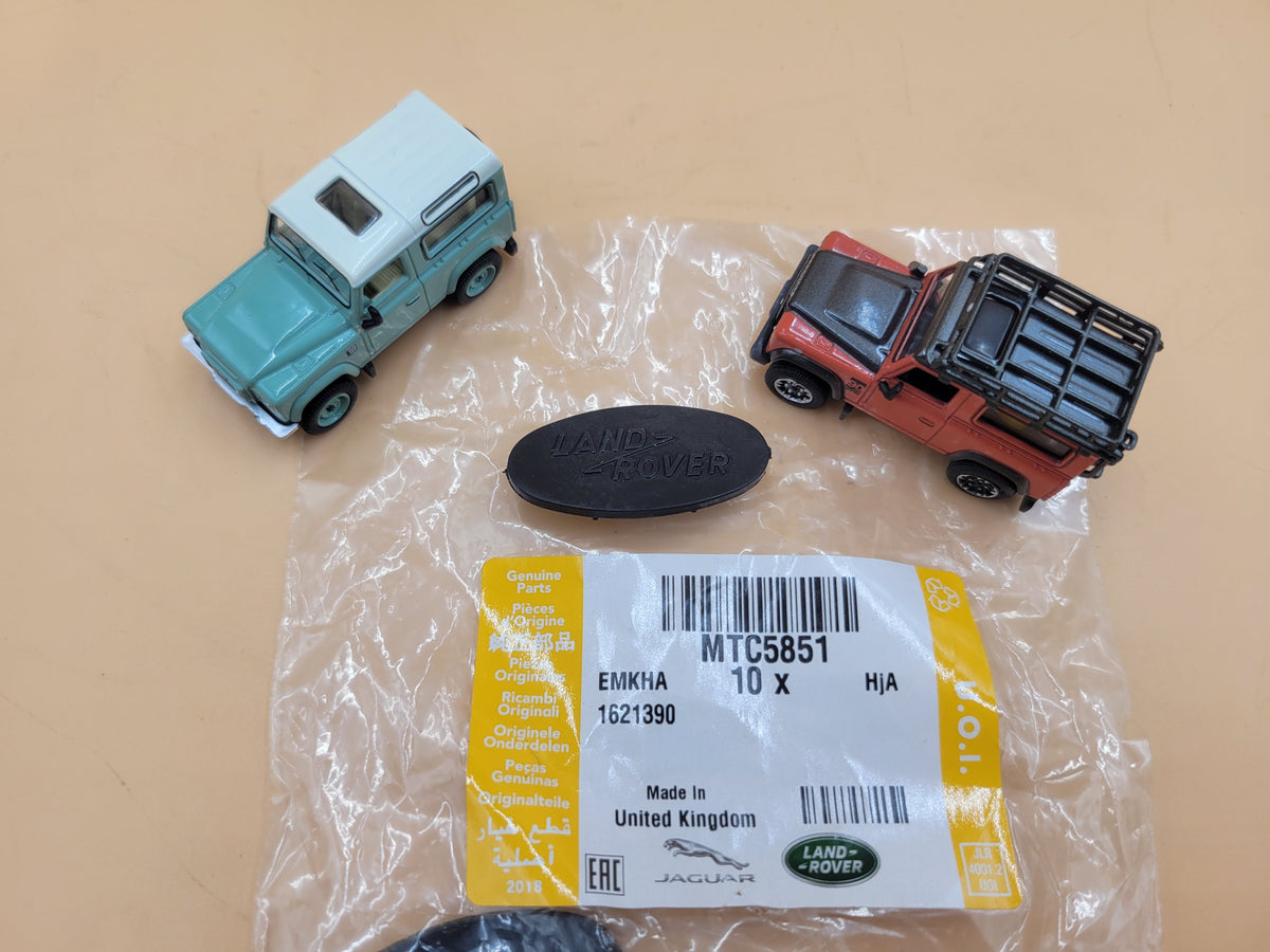 LR DEFENDER Land Rover Dash Grab Handler Logo Badge MTC5851LR
