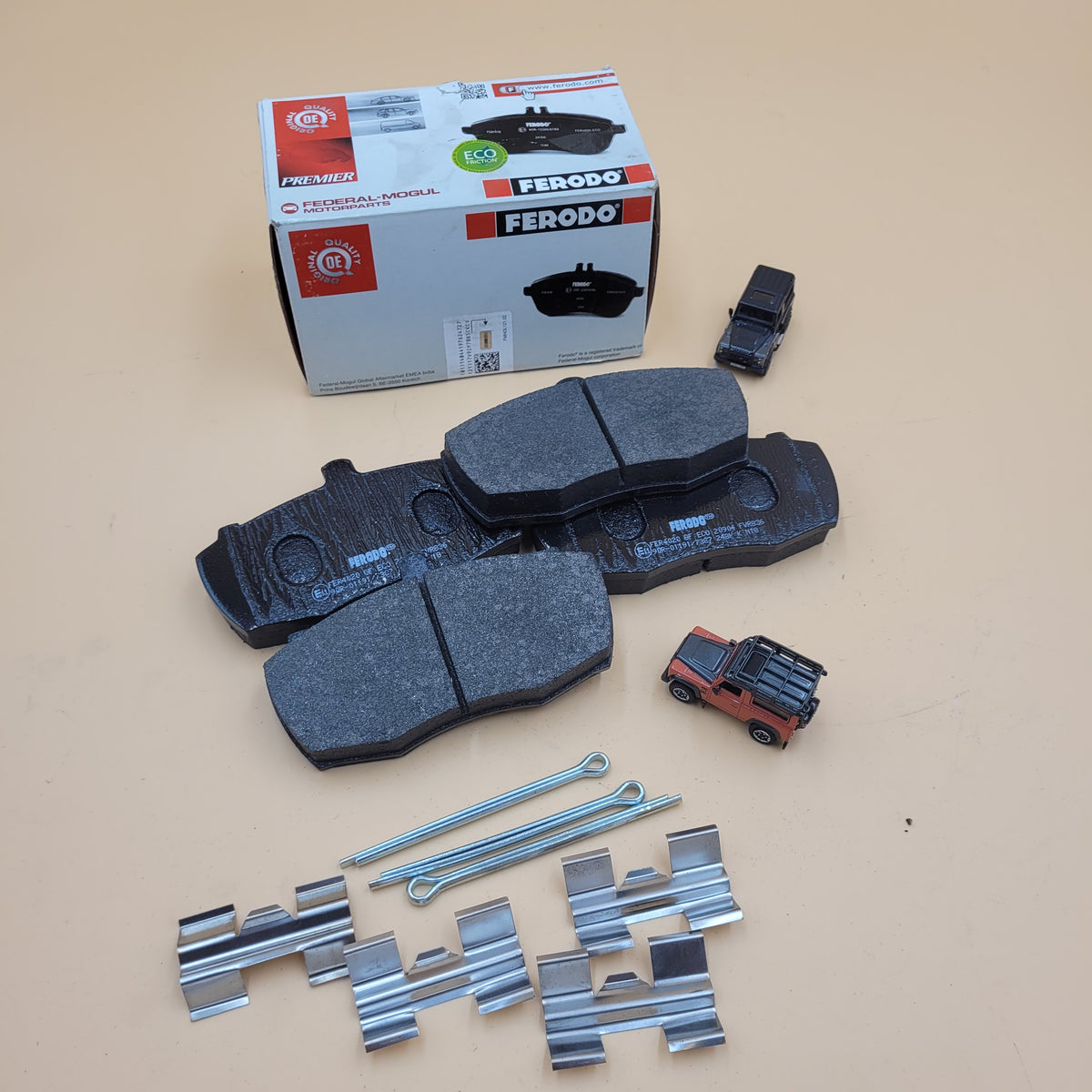 LR DEFENDER 110/130' -1986 Front Brake Pads FERODO FVR836 Part STC2950 / BR3162