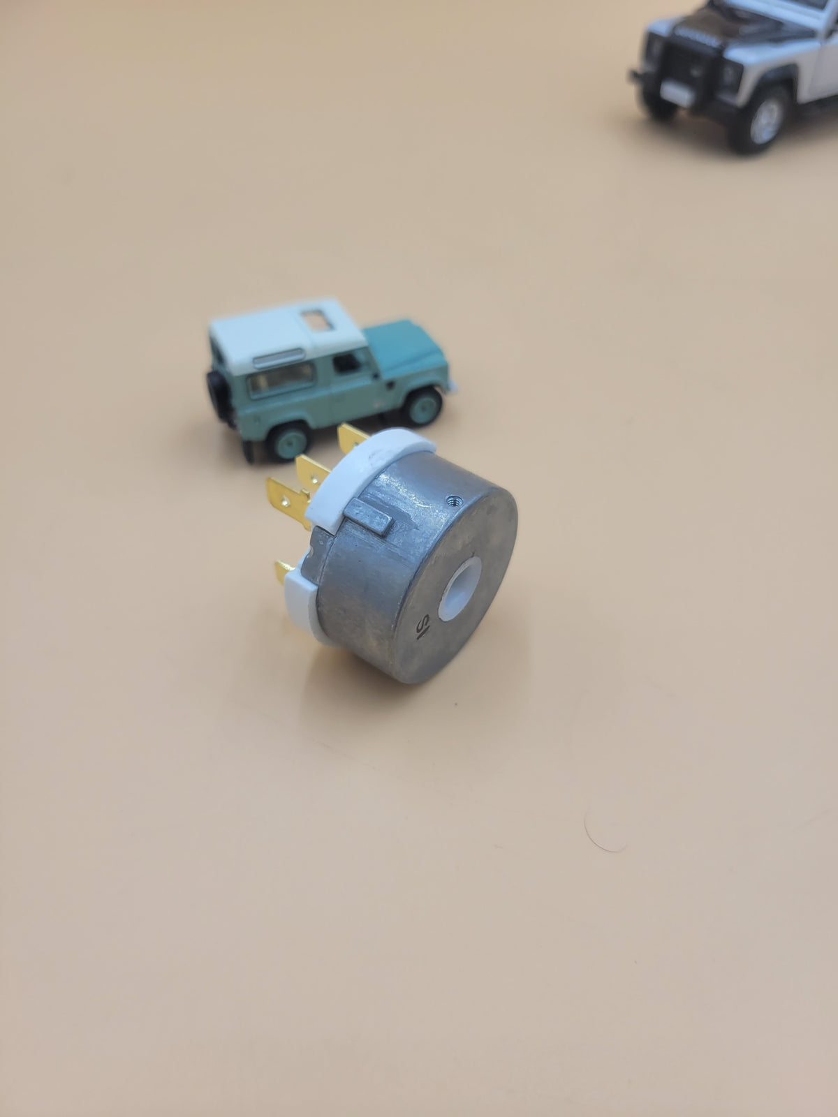 LR DEFENDER -06 Ignition Switch Part PRC8230