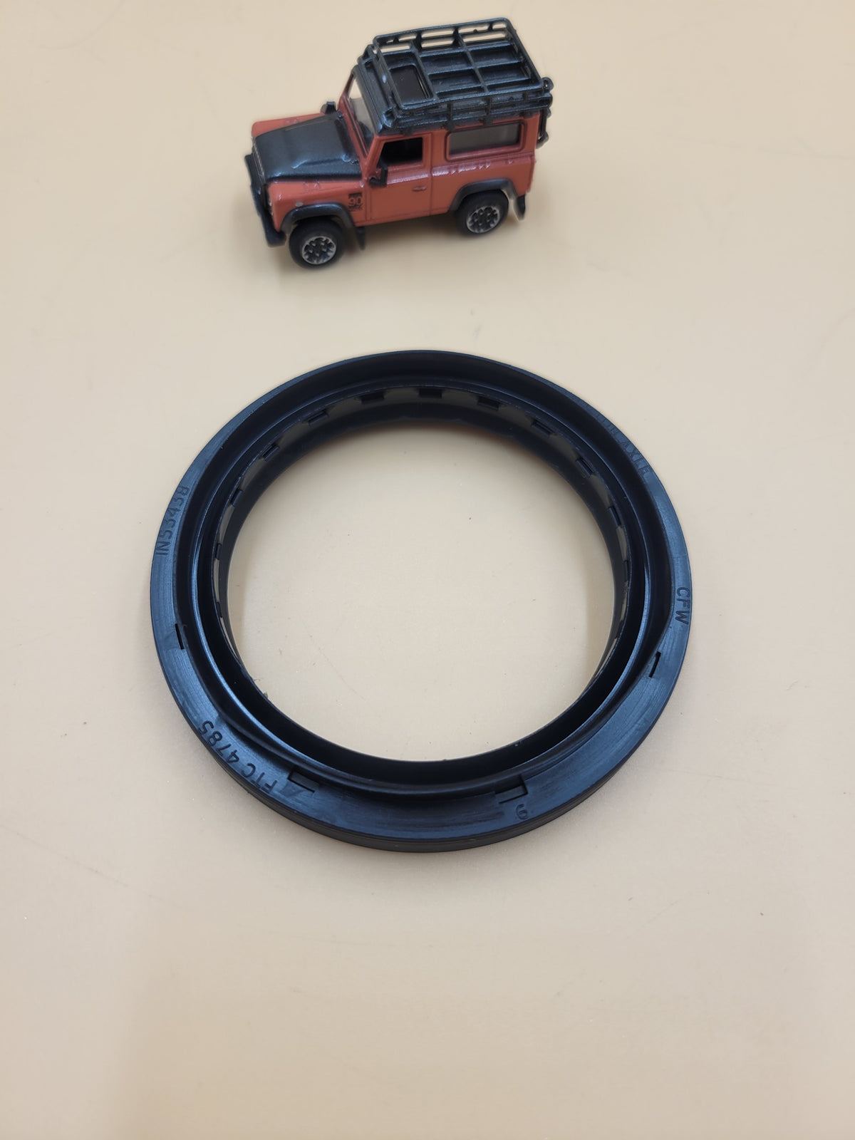 LR DEFENDER DISCOVERY RRC Stub Axle Hub Seal FTC4785G