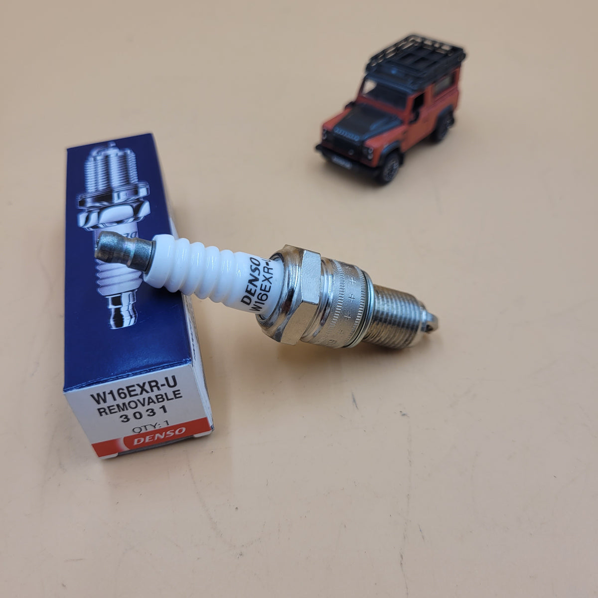 LR DEFENDER DISCOVERY RR Classic V8 Spark Plug ERR3799D