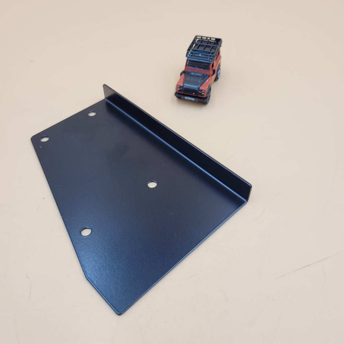 LR DEFENDER 94- LH Capping to Corner Bracket Next to Rear End Door ASR2449R