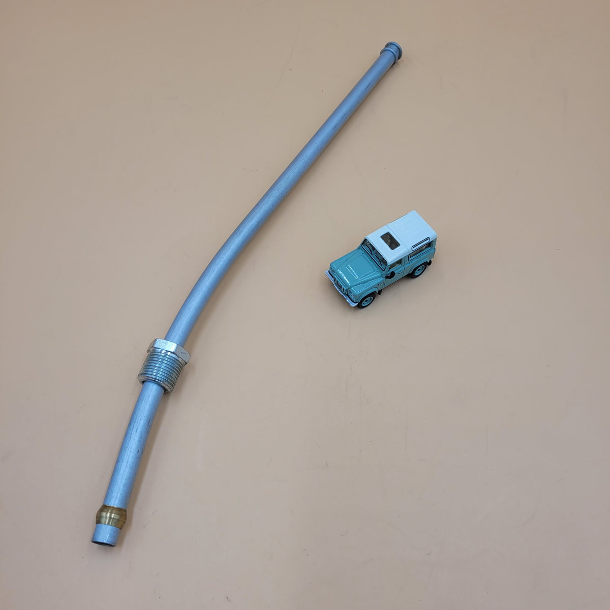 LR SERIES 68 - 84 Dip Stick Tube 541860