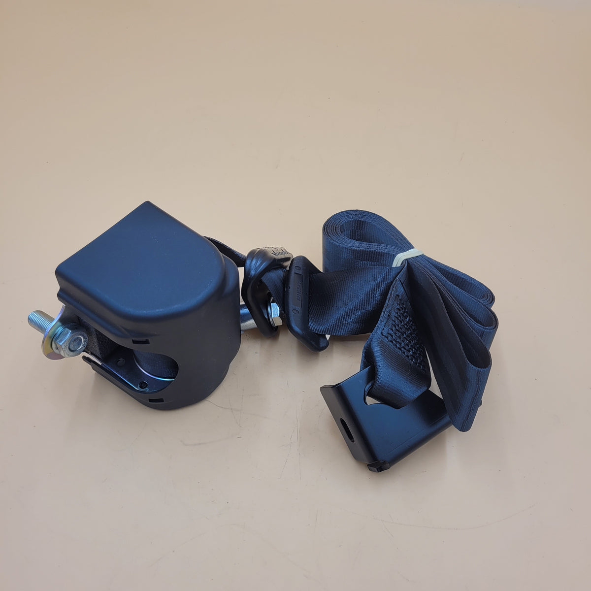 LR DEFENDER 01-06 Front Left Hand Seat Belt EVB000540LNF