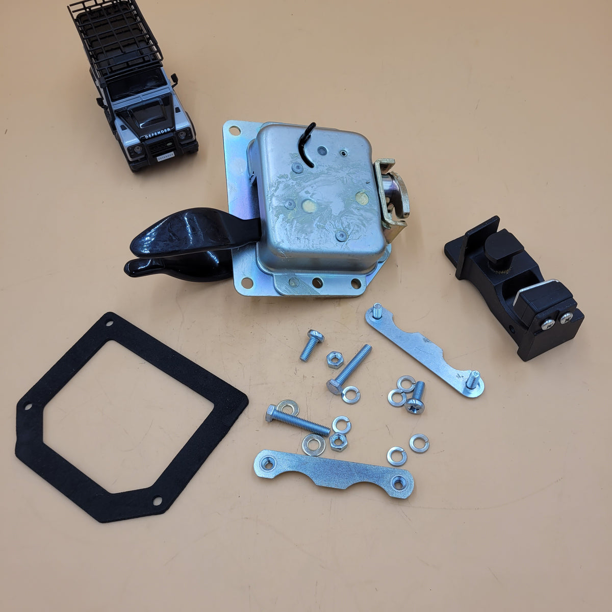 LR DEFENDER Rear End Door Pull Up Lock Kit STC2871