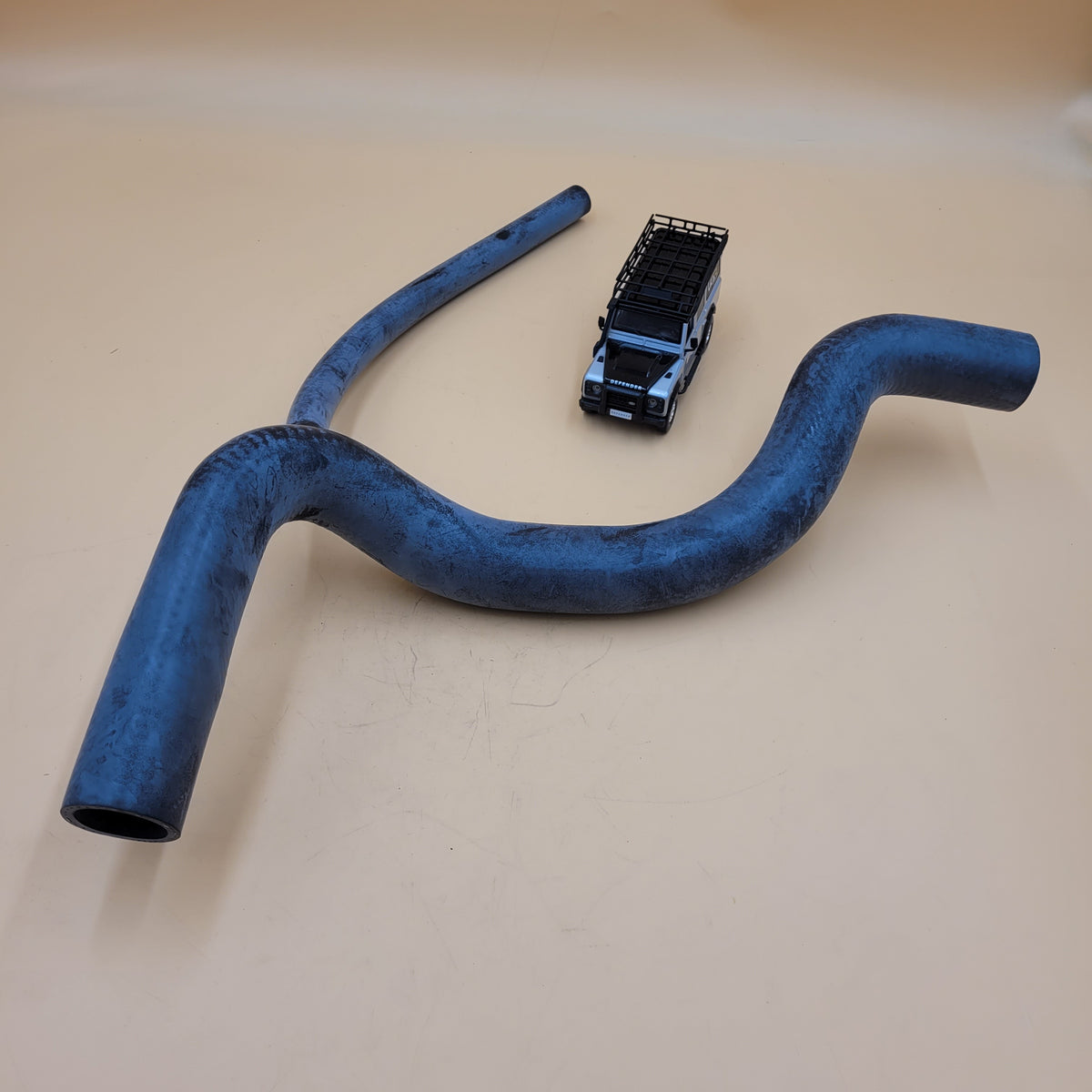 LR DEFENDER 200 TDI BOTTOM RADIATOR HOSE ESR536