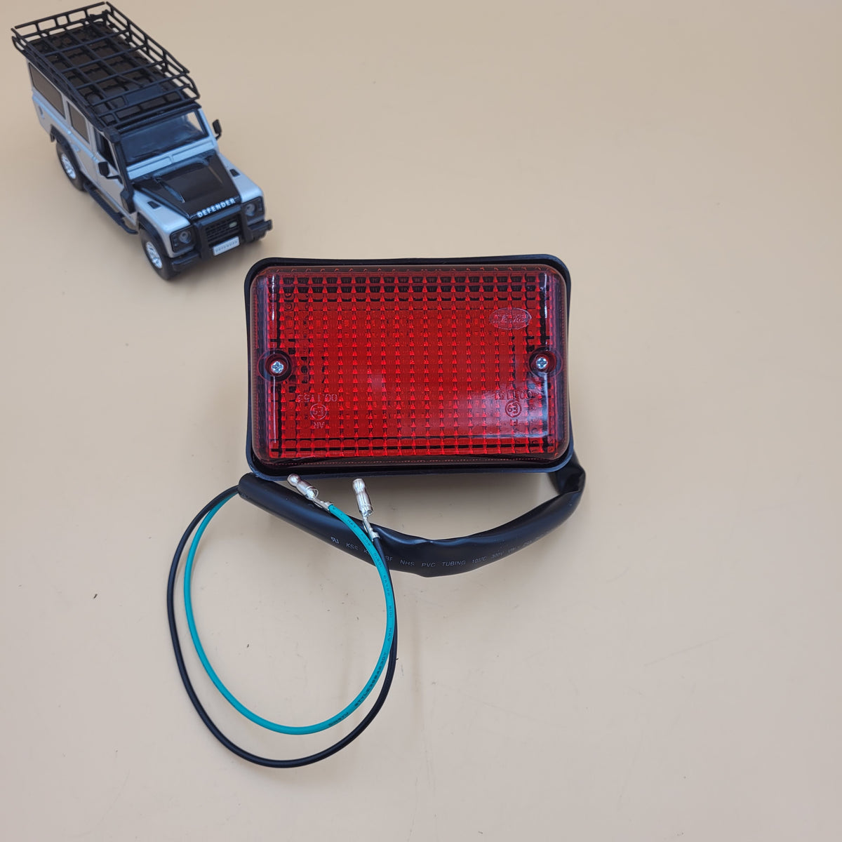LR DEFENDER 87-06 REAR RECTANGULAR FOG LED LIGHT RED BA9716