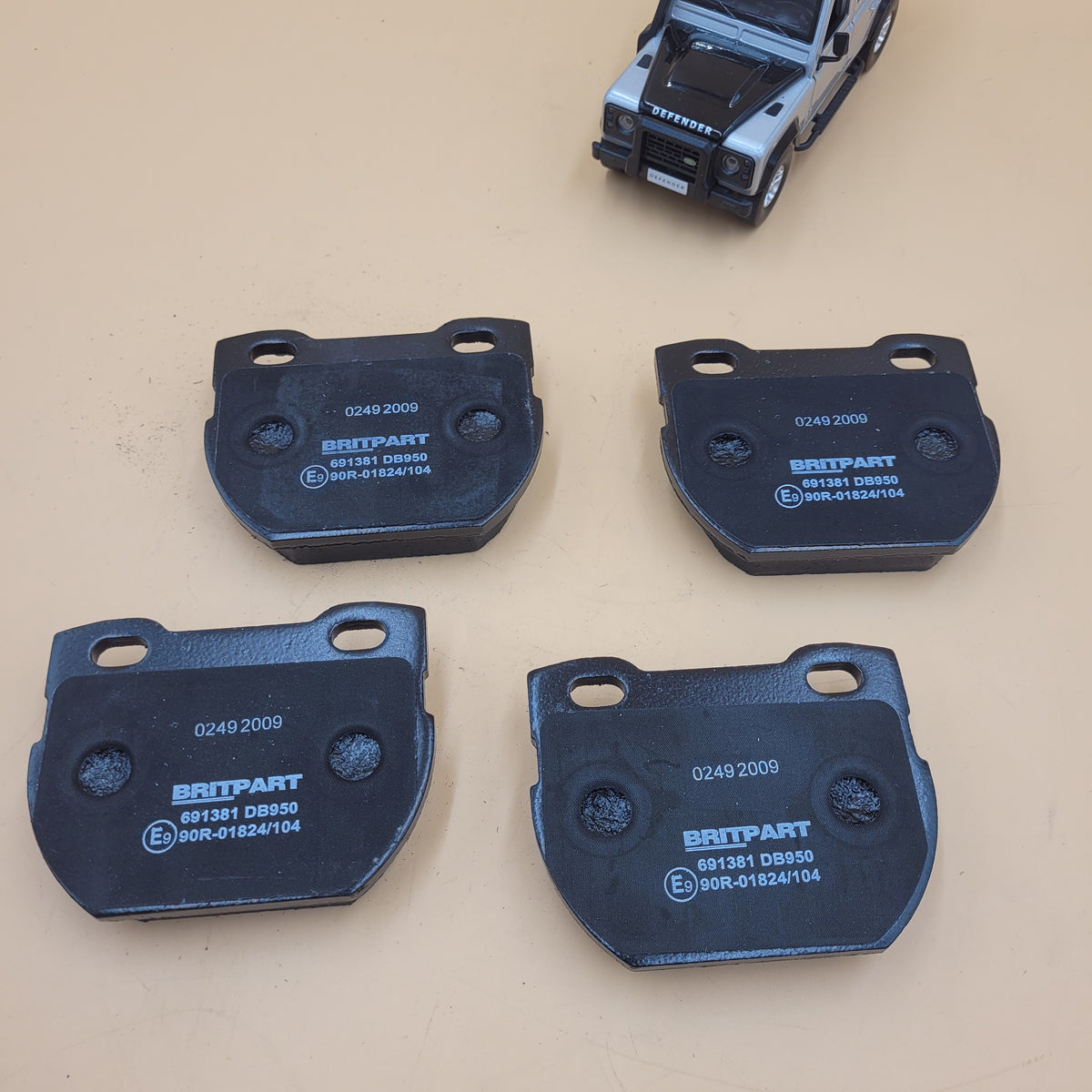 LR DEFENDER 110/130' 02- Rear Brake Pads SFP000250