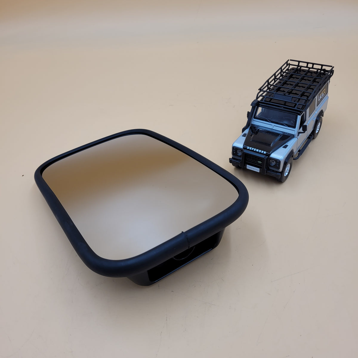 LR DEFENDER -16 MIRROR HEAD IN GLOSS BLACK NO ARM DA6892
