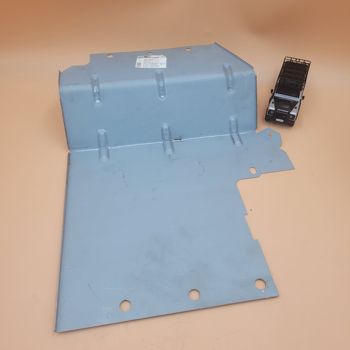 LR SERIES III Front Right Mud Shield Part BR1477 / MRC6081