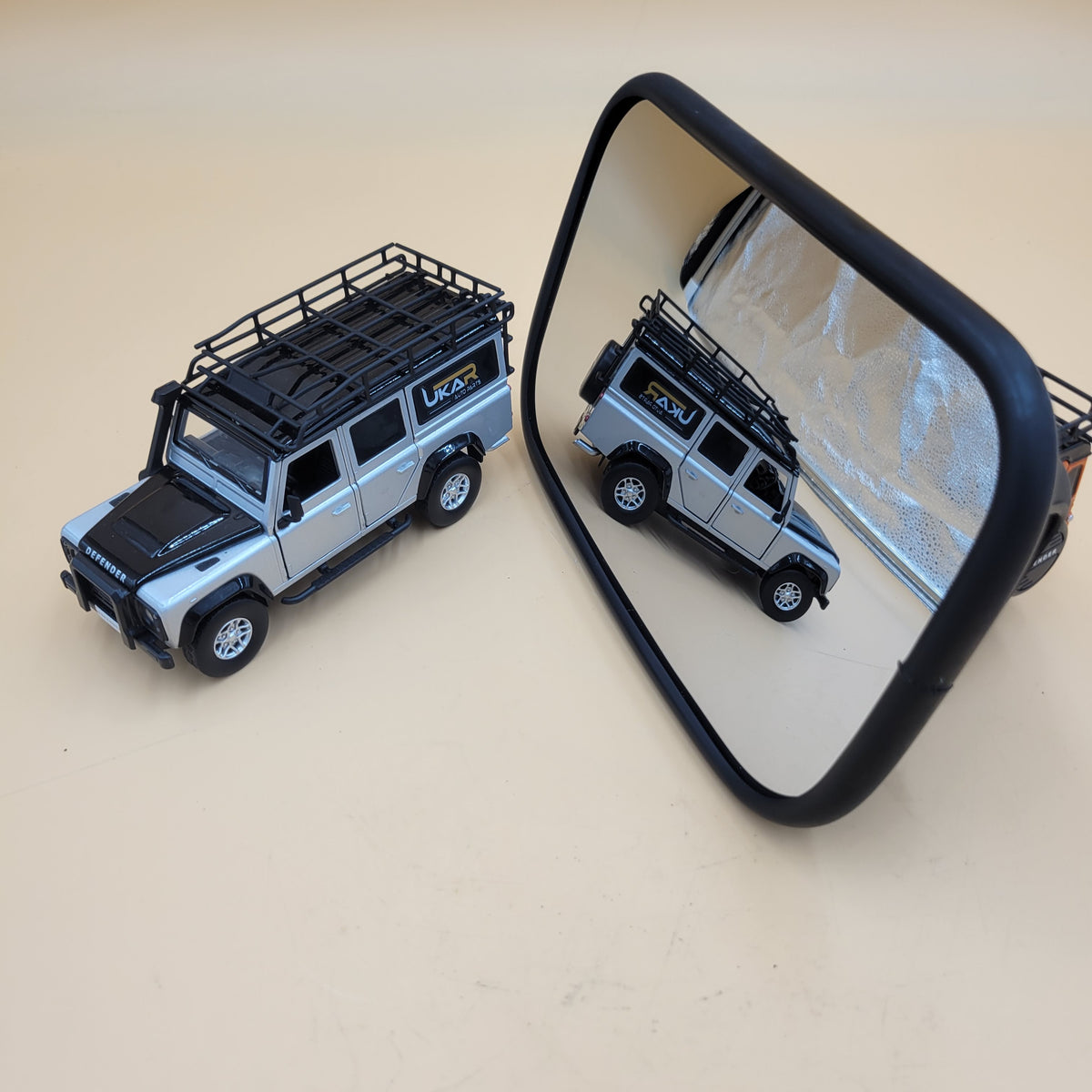 LR DEFENDER -16 MIRROR HEAD IN BLACK NO ARM MTC5084