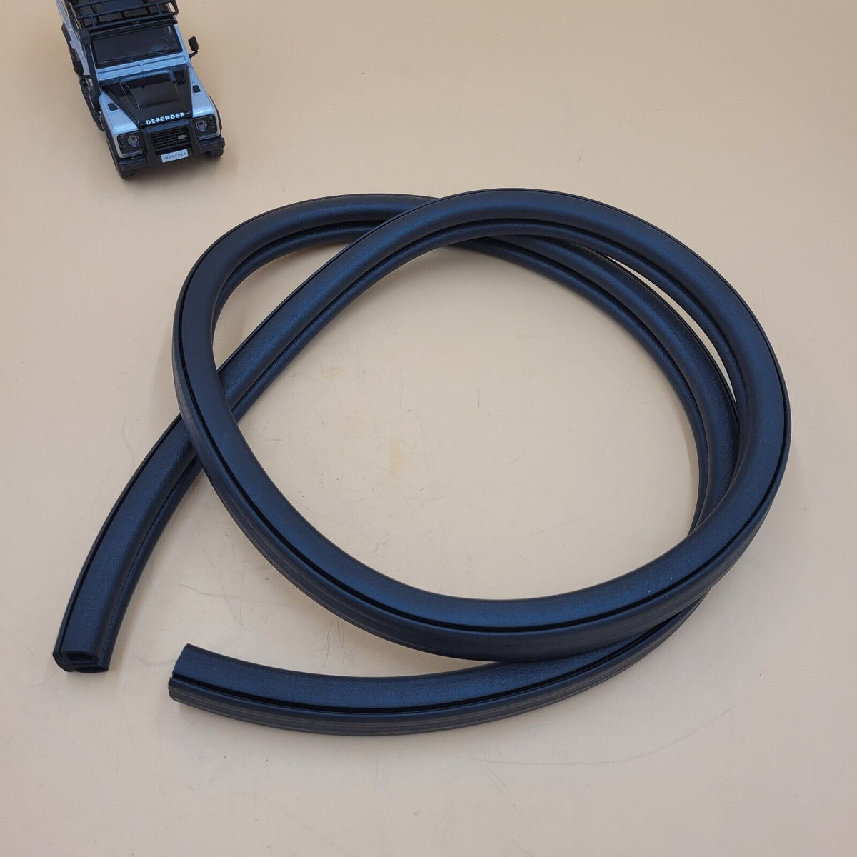 LR Defender -16 Inner Roof To Windscreen Rubber Seal MTC4994LR