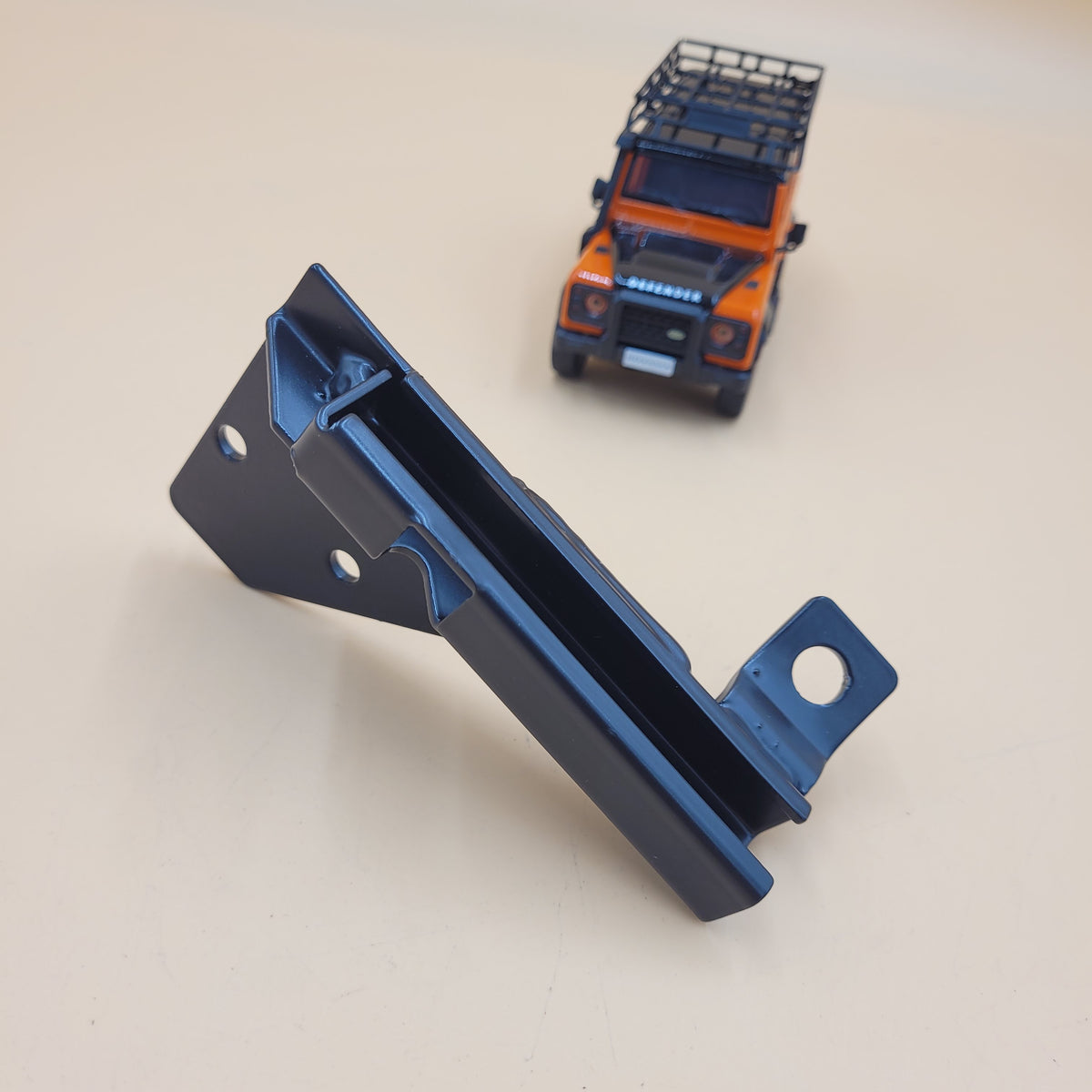 LR DEFENDER 87-16 Right HAND FRONT DOOR CHECK STRAP BRACKET MWC5018
