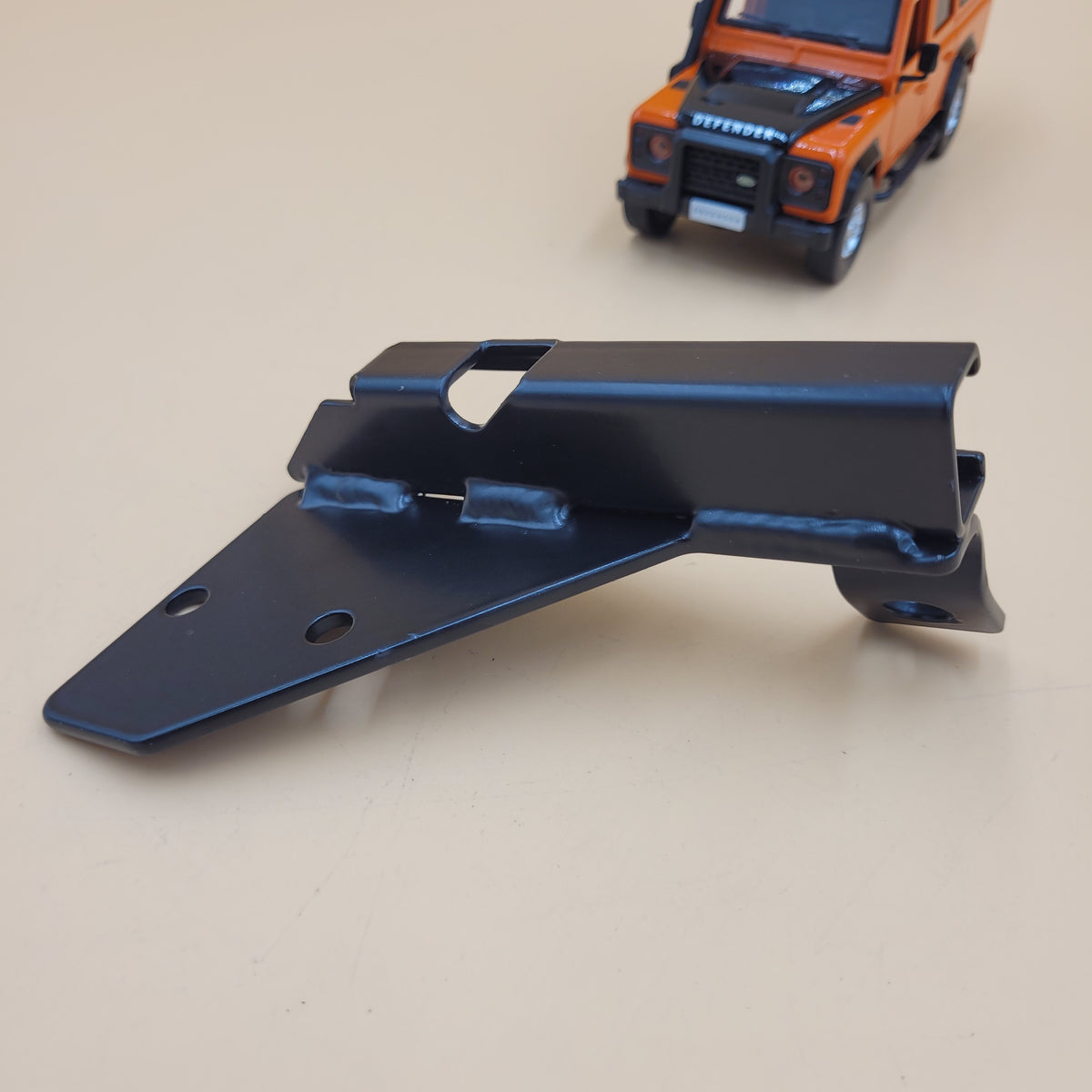 LR DEFENDER 87-16 Right HAND FRONT DOOR CHECK STRAP BRACKET MWC5018