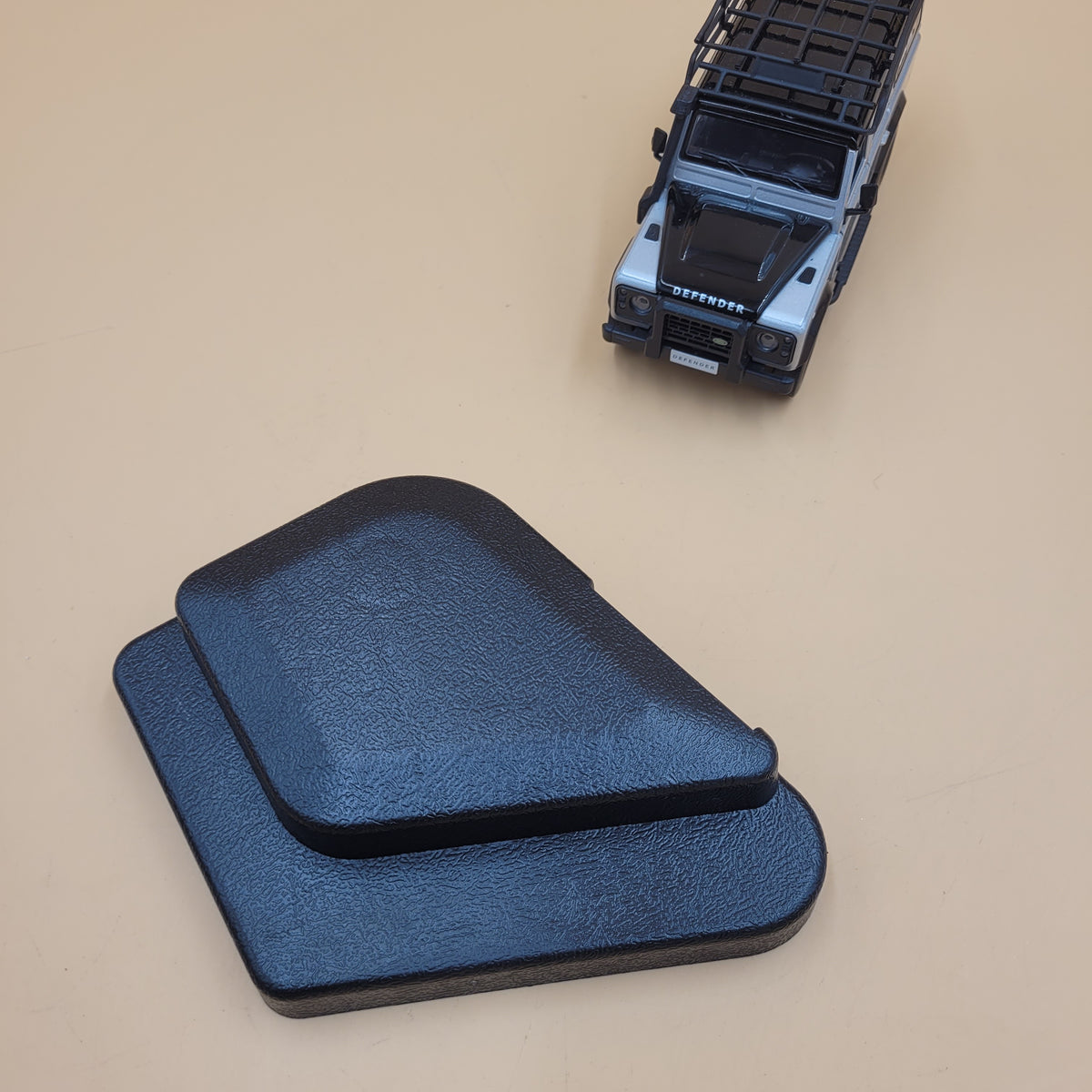 LR DEFENDER -16 Seat Mechanism Cover For Right Hand Seat MWC7636