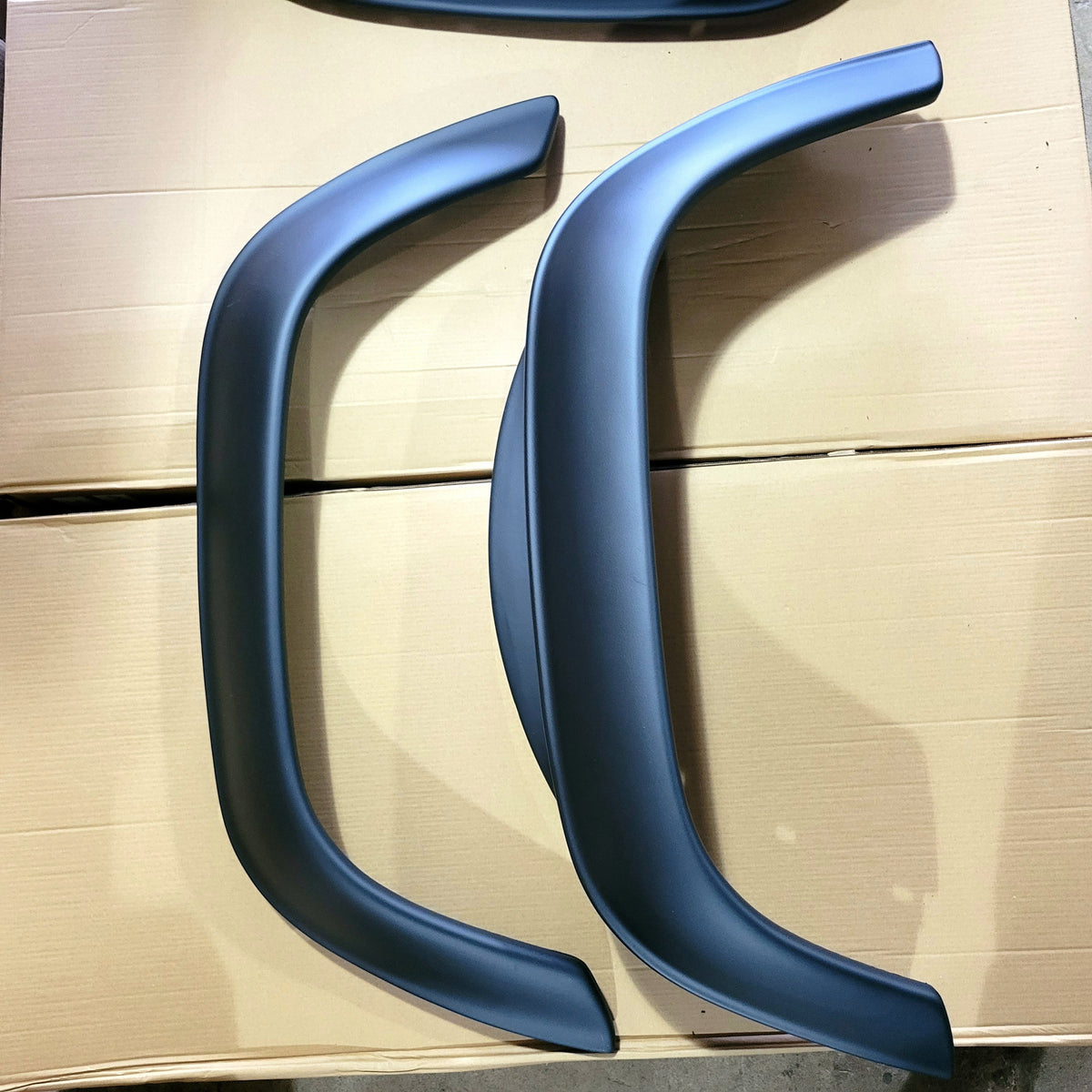 WHEEL ARCH SET MATT BLACK SUITABLE FOR DEFENDER VEHICLES BA3730 / LR530MSET