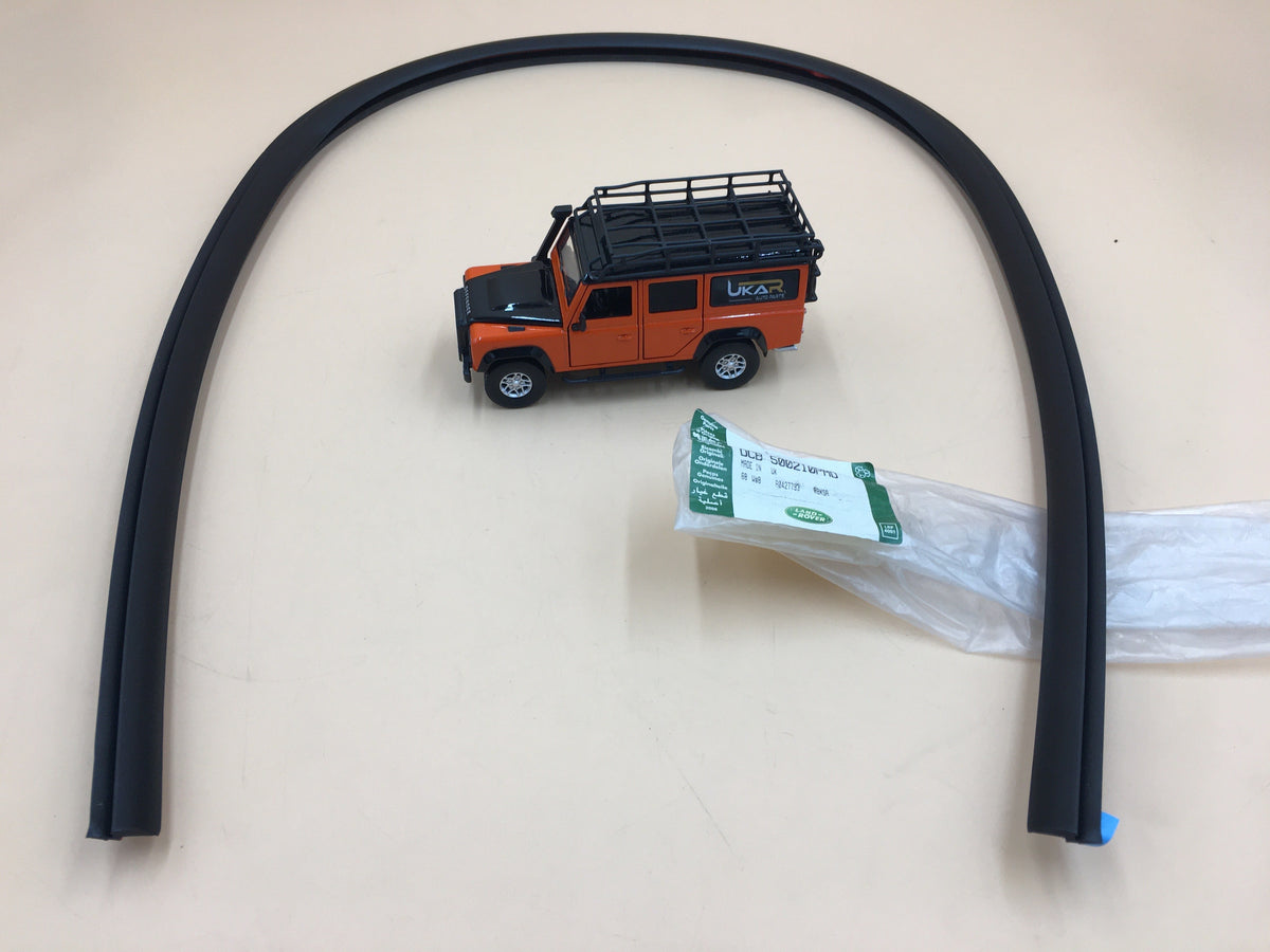 Top Windscreen Finisher Part DCB500210PMD