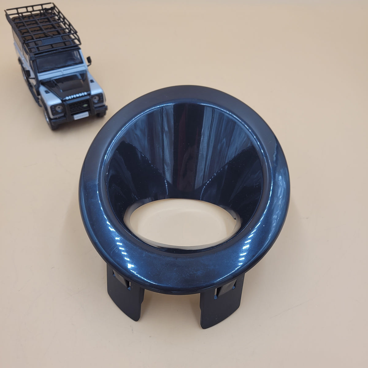 LR FREELANDER II up to -09 LEFT FOG LAMP BEZEL LR004164