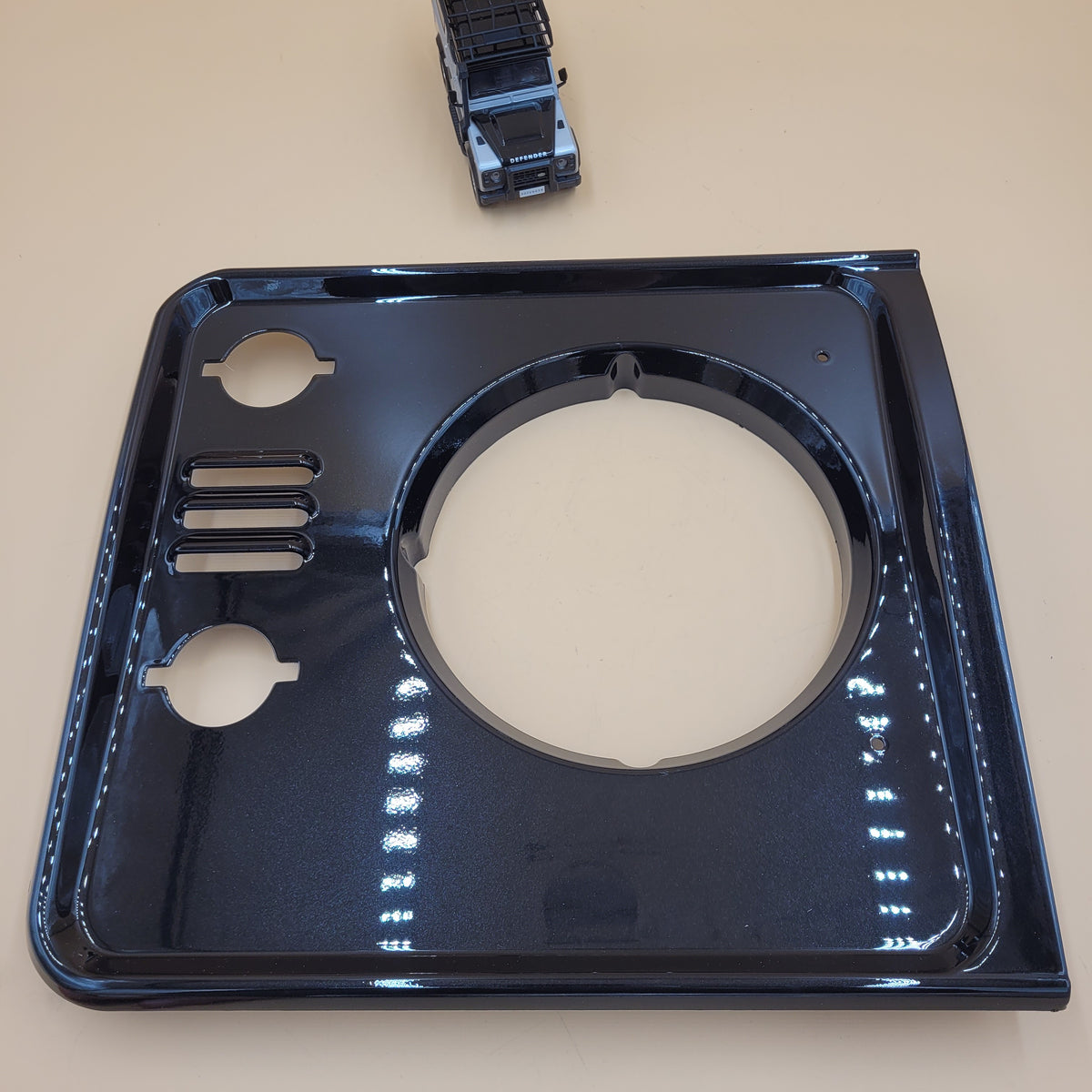 LR DEFENDER RH Santorini Gloss Black Headlamp Surround LR059128