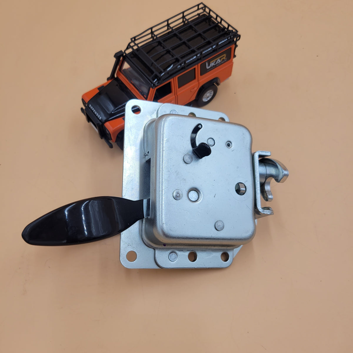 LR DEFENDER 02-11 Rear End Door Handle and Latch Without CLS FQJ500340