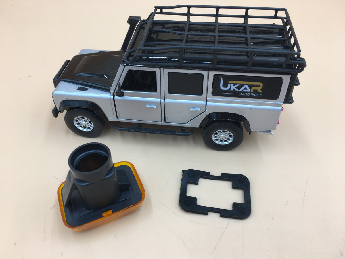LR DEFENDER -06 DISCOVERY I RR P38 Orange Side Repeater PRC9916
