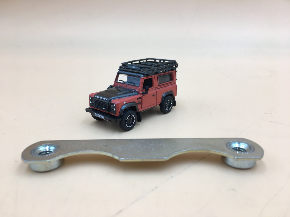 DEFENDER -06 Retaining Plate with Captive Nut for Rear End Door Lock AHR710540