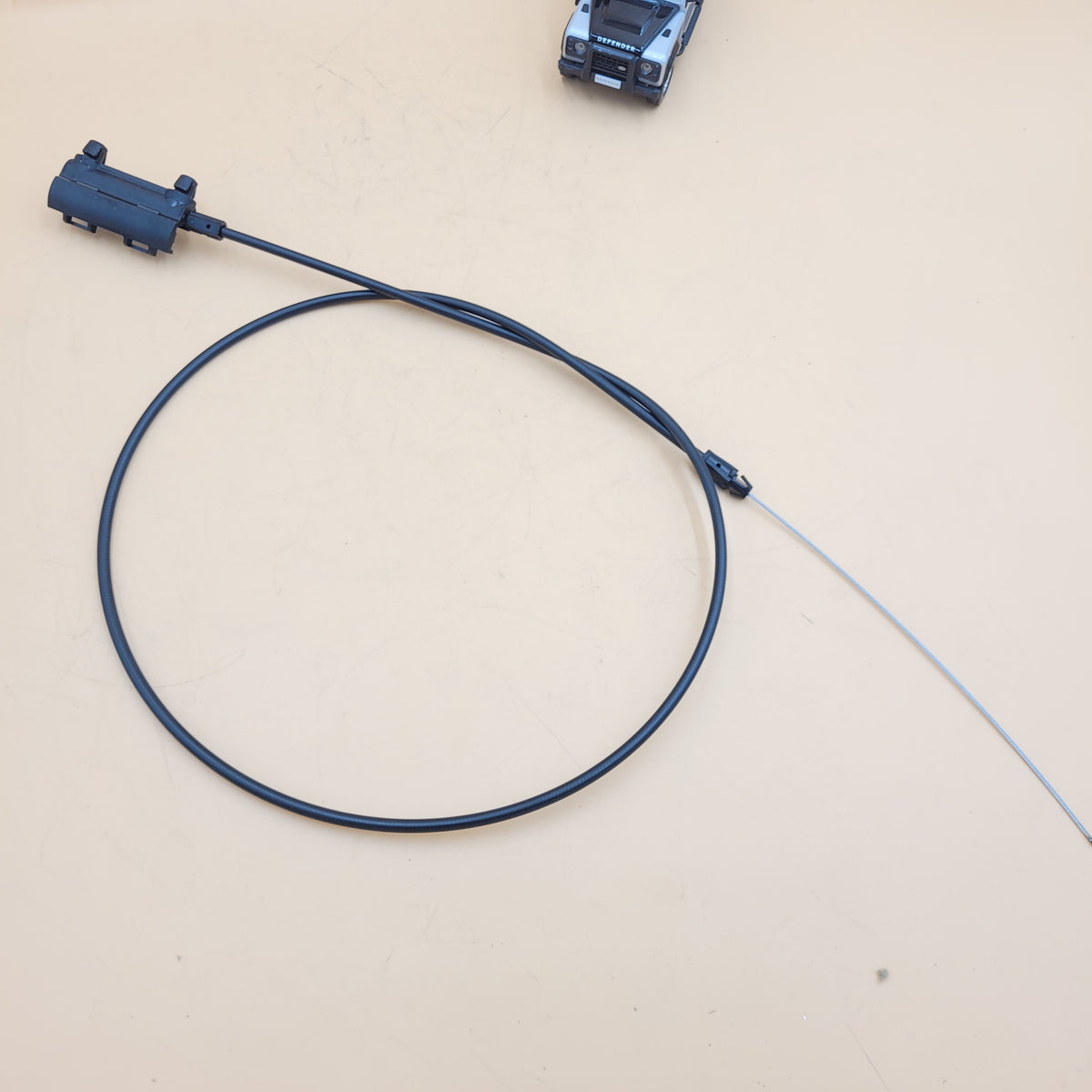 LR DEFENDER PUMA 07-16 Bonnet Release Cable From Catch - Inner Cable FSE500080LR