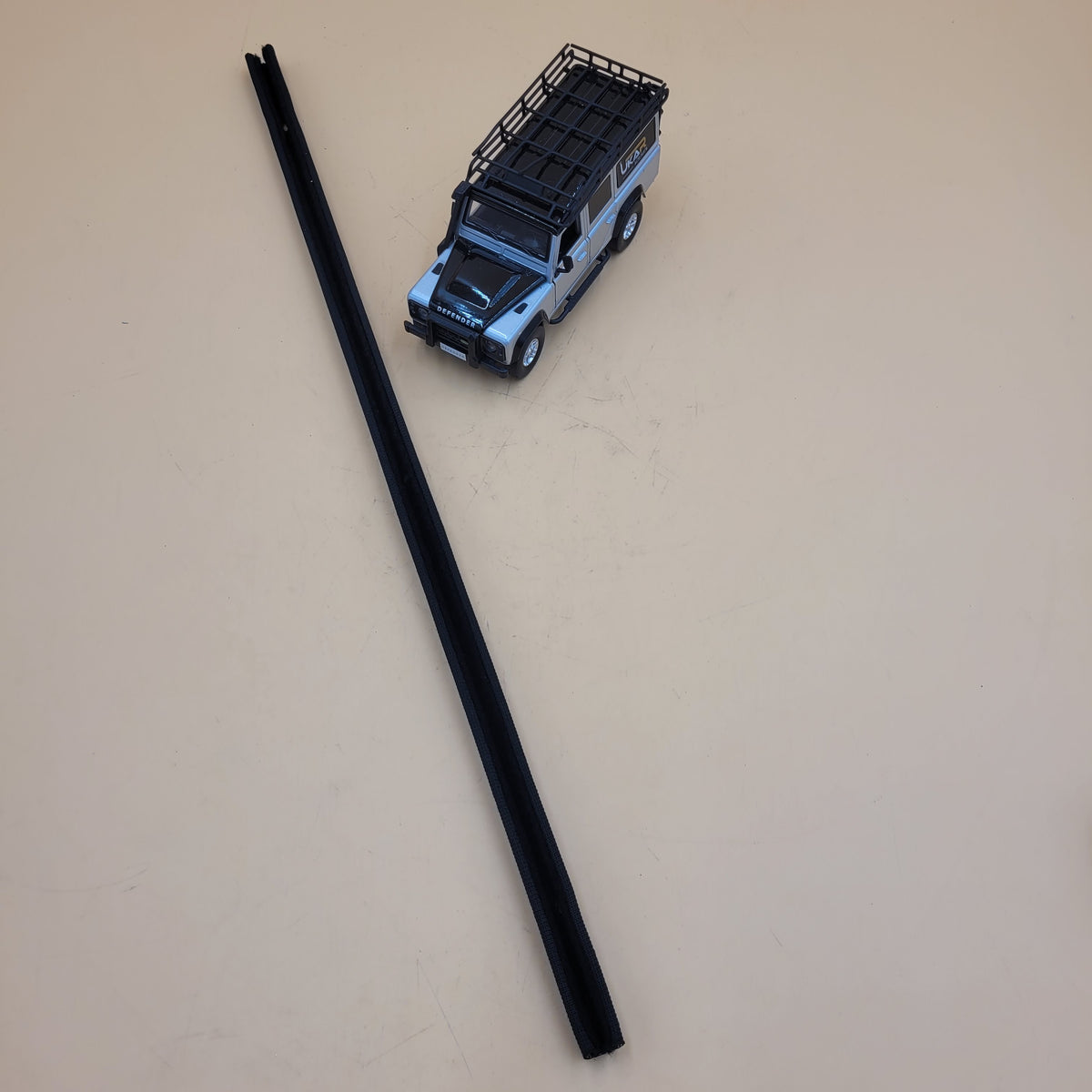 LR DEEFNDER Rear Side Door 5mm Top Window Channel MTC8471