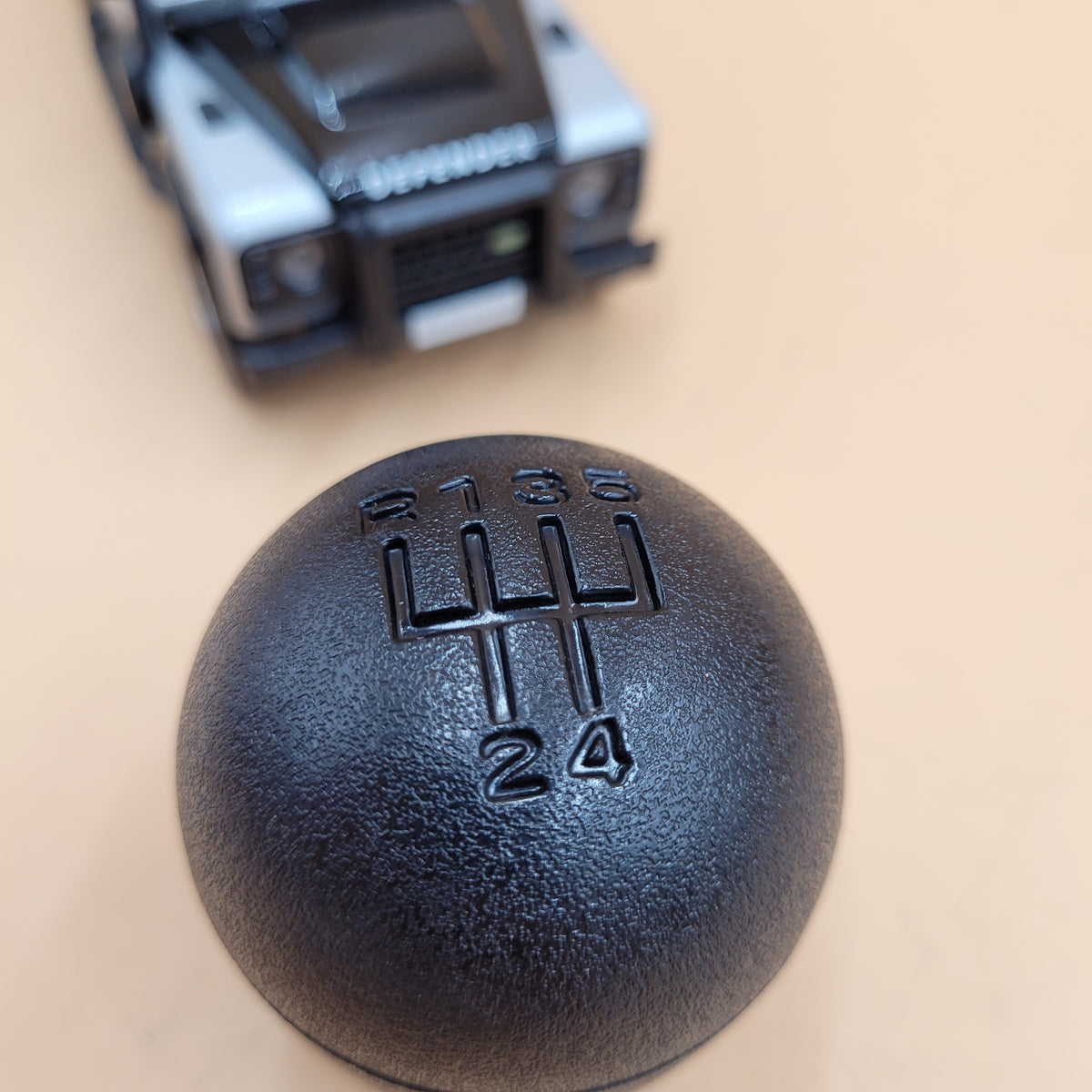 LR DEFENDER DISCOVERY -93 Gear Lever Knob for LT77 Gearbox FRC8722
