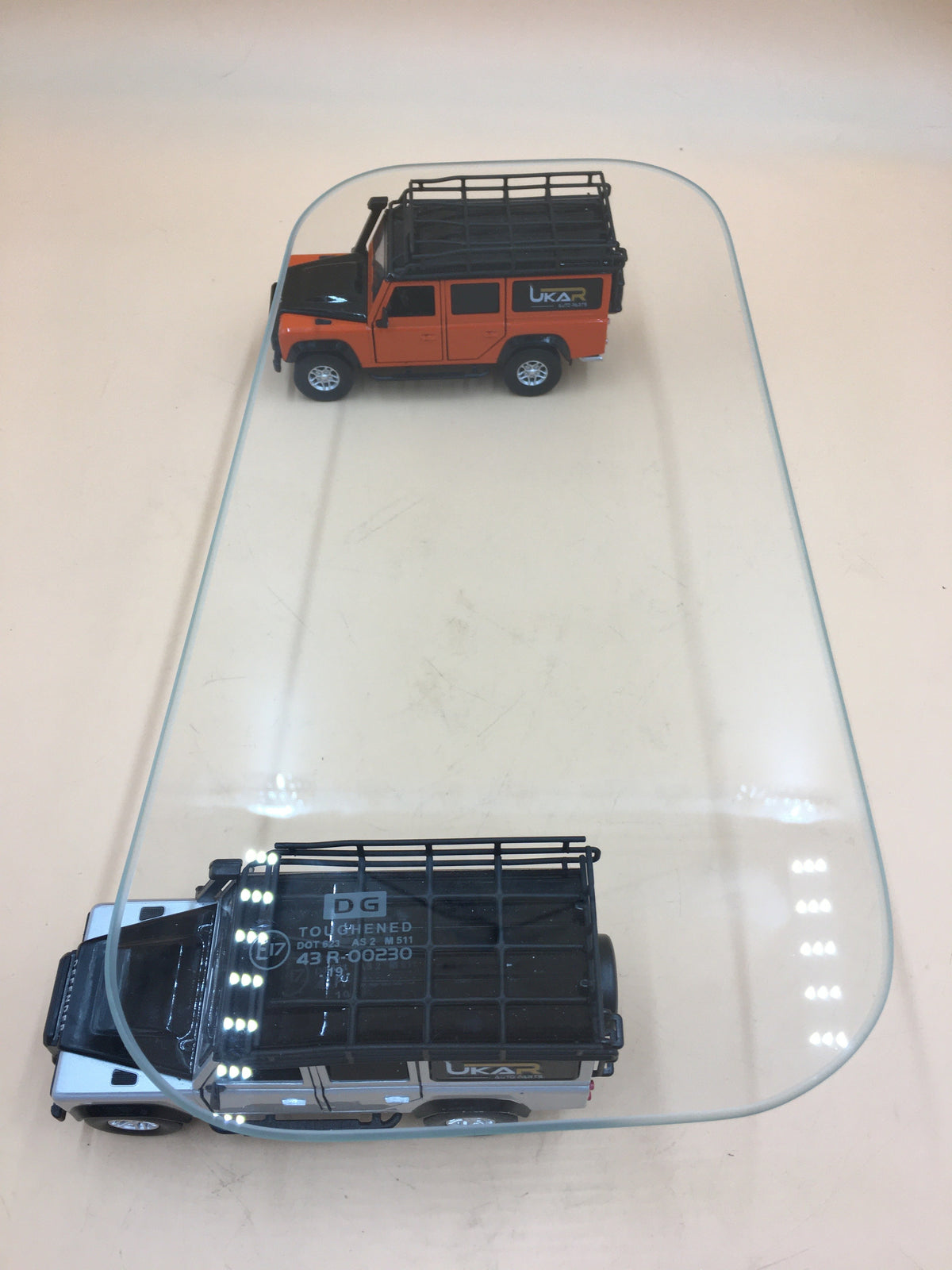 LR SERIES DEFENDER 5mm Rear End Quarter Glass MTC3476
