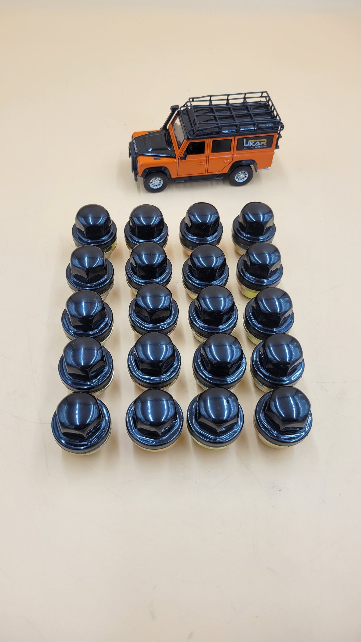 Set of 20 Black Gloss Wheel Nuts for Defender 90/ 110 / 130/ Disco 1/ RRC - Part RRD500560BUK