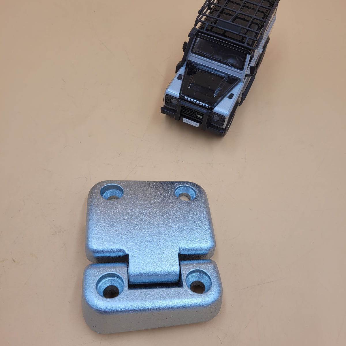 LR DEFENDER -16 RH FRONT LOWER & 2ROW UPPER or LOWER DOR HINGE LR074026 BR1122A