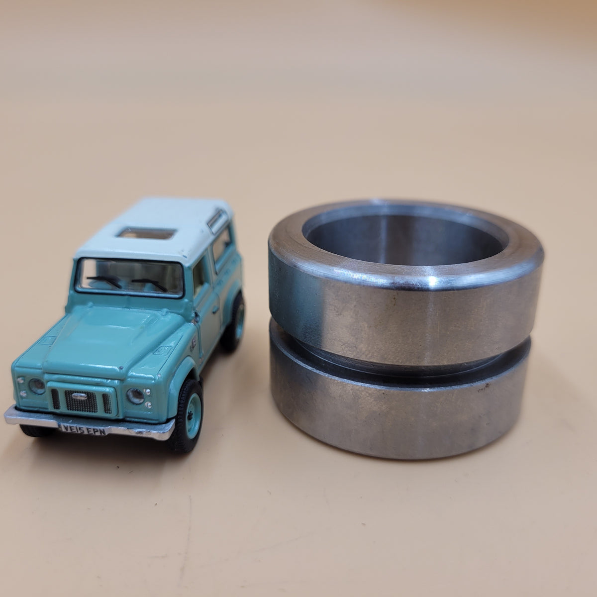 LR DEFENDER DISCOVERY I RRC Oil Seal Collar in Extension Housing LT77 FRC4493
