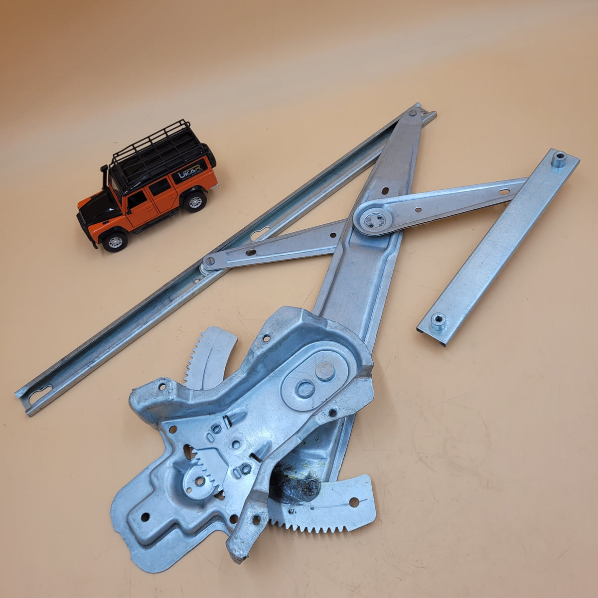 LR DISCOVERY I 94- DISCOVERY II Window Regulator Front RH STC2882 / LR006373