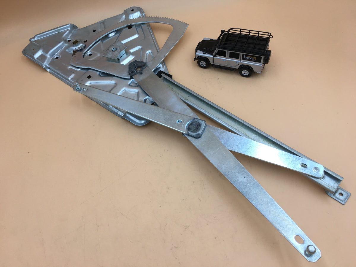 Range Rover P38 Front RH Window Regulator CVF100740