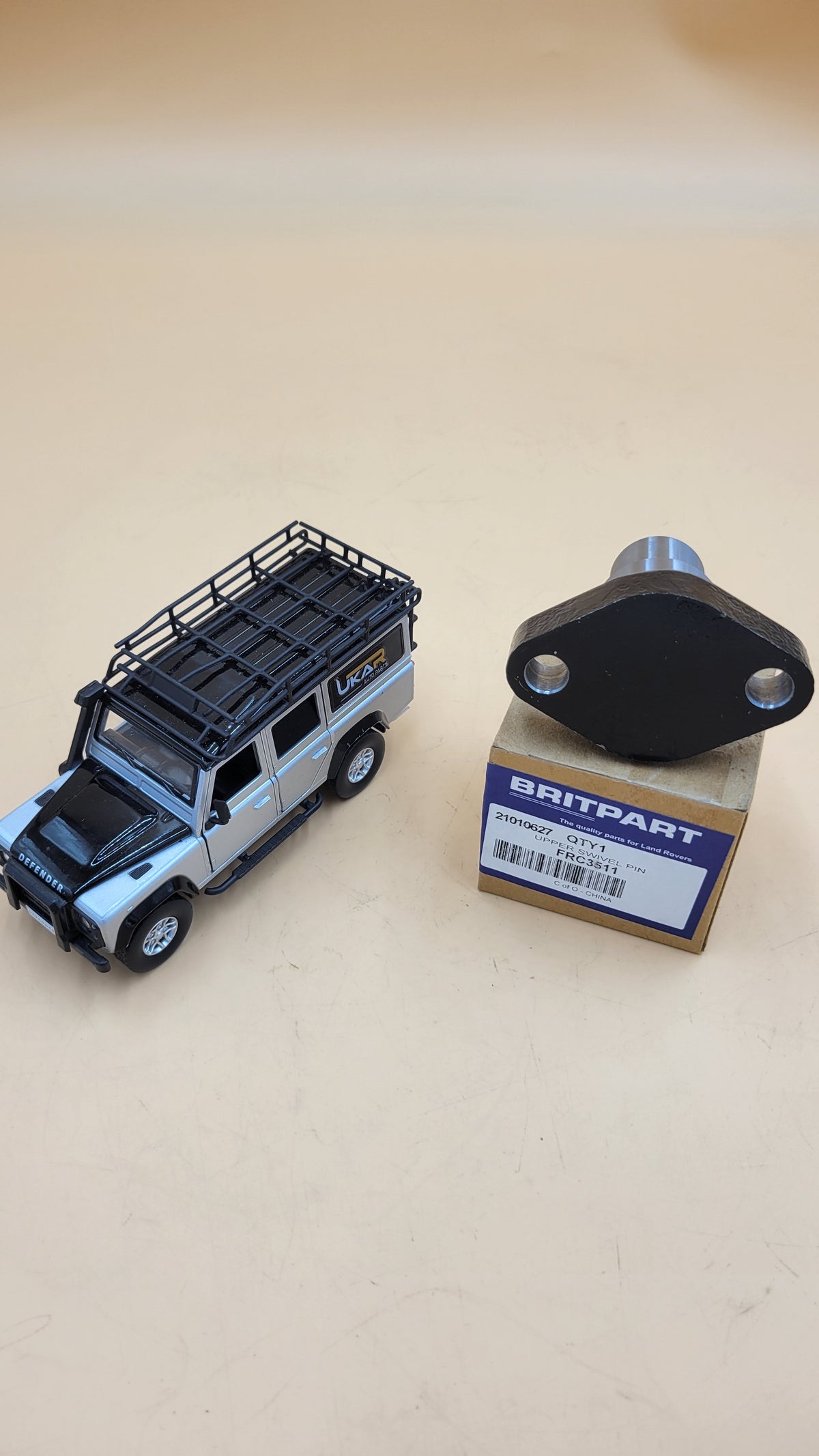 LR DEFENDER up to -93 Upper Pin for Swivel Housing FRC3511