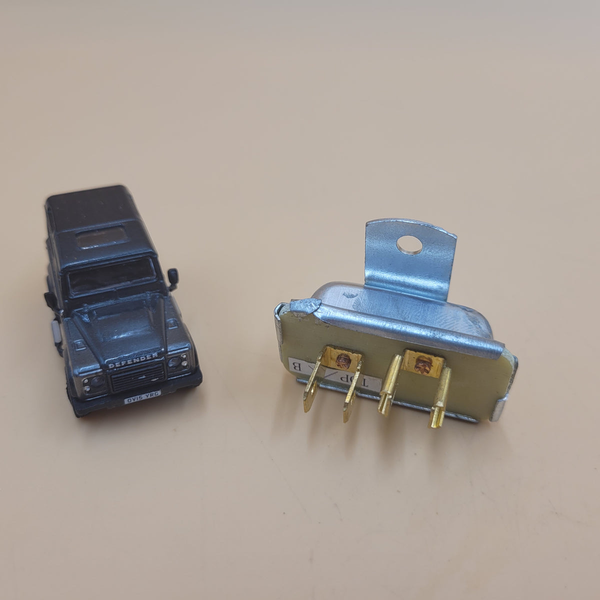 Land Rover Series 2 3 Dash Bored instrument Voltage Stabilizer Regulator 148876