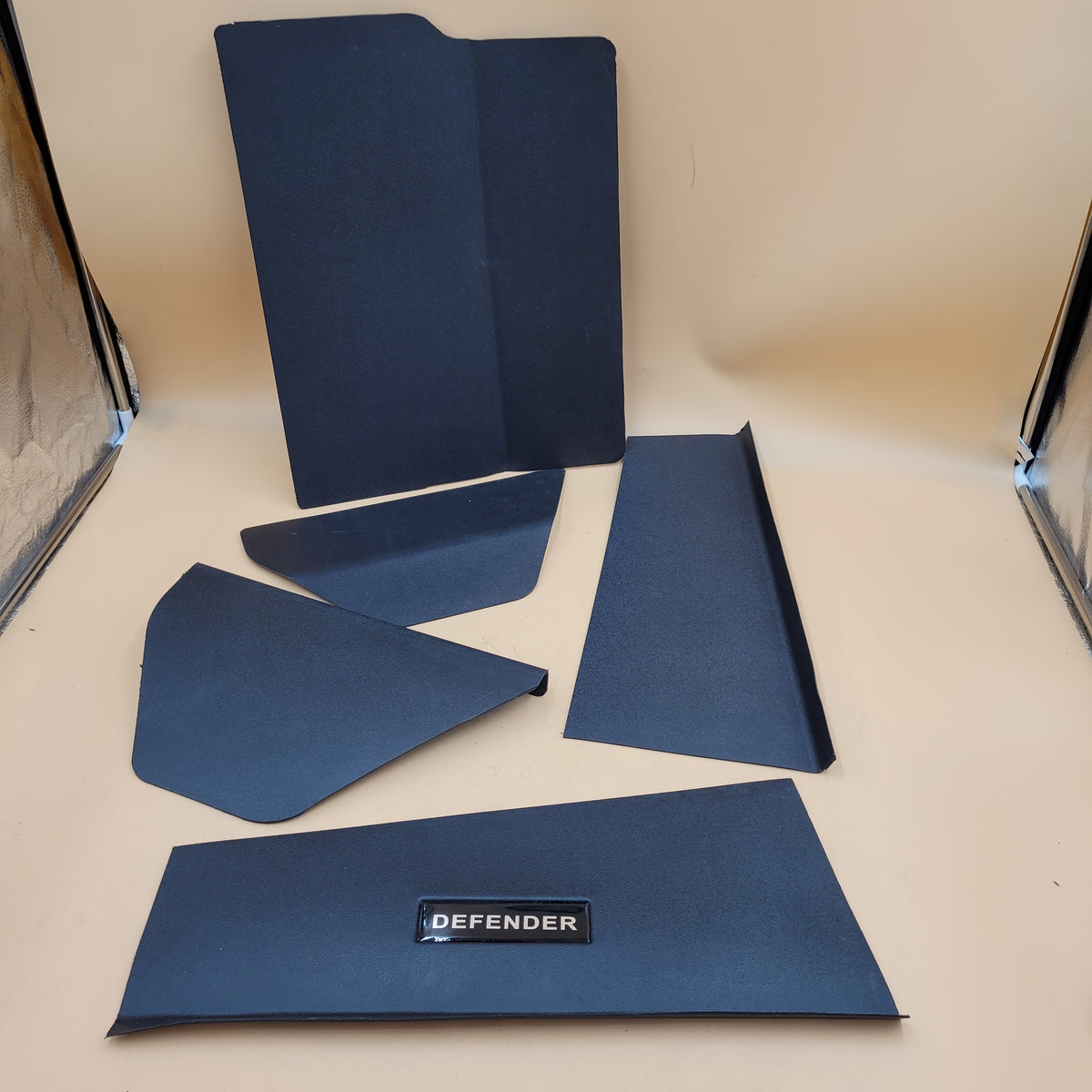 LR DEFENDER Barrier Mat Black For RHD Defender R380 UK009-29