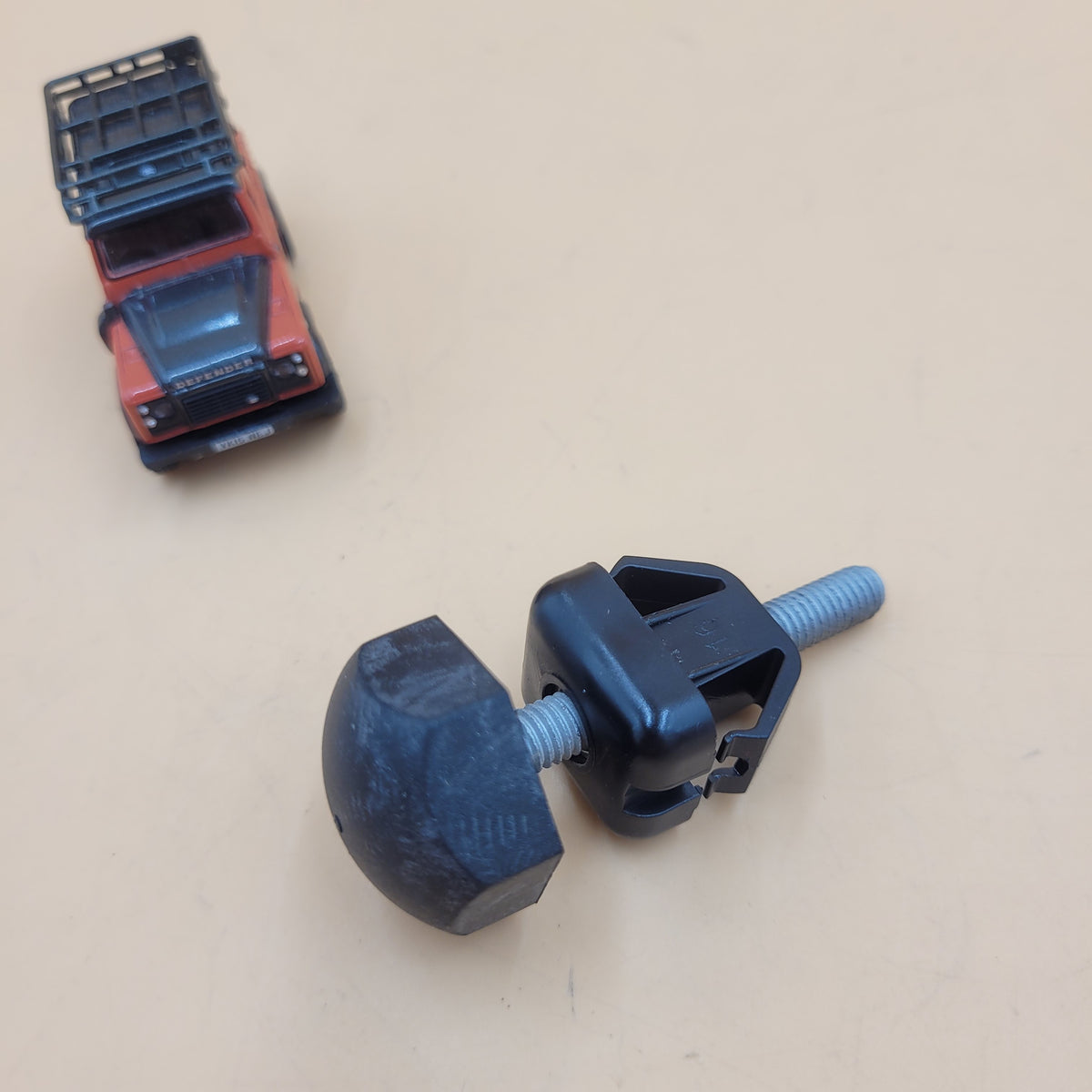LAND ROVER DEFENDER PUMA 2009-2016 ADJUSTABLE BONNET BUFFER /BUMP STOP CJM500040LR