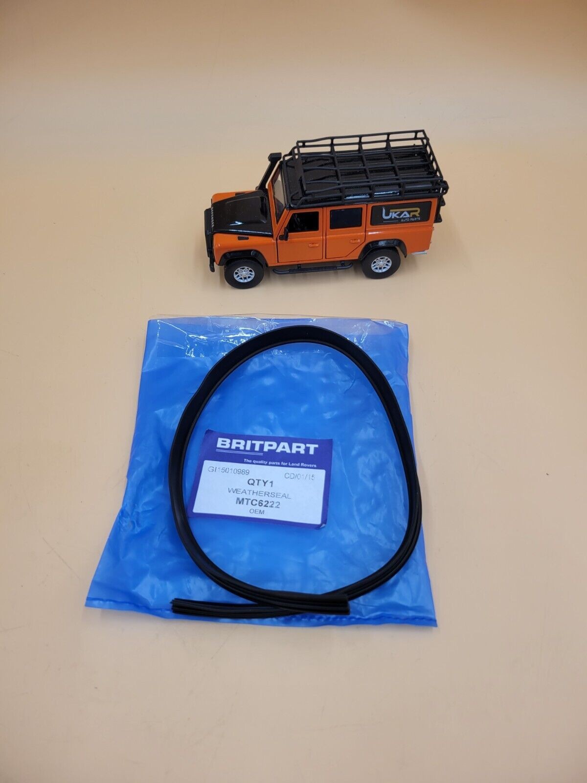 LR DEFENDER Door Panel Glazing Felt 683mm MTC7622