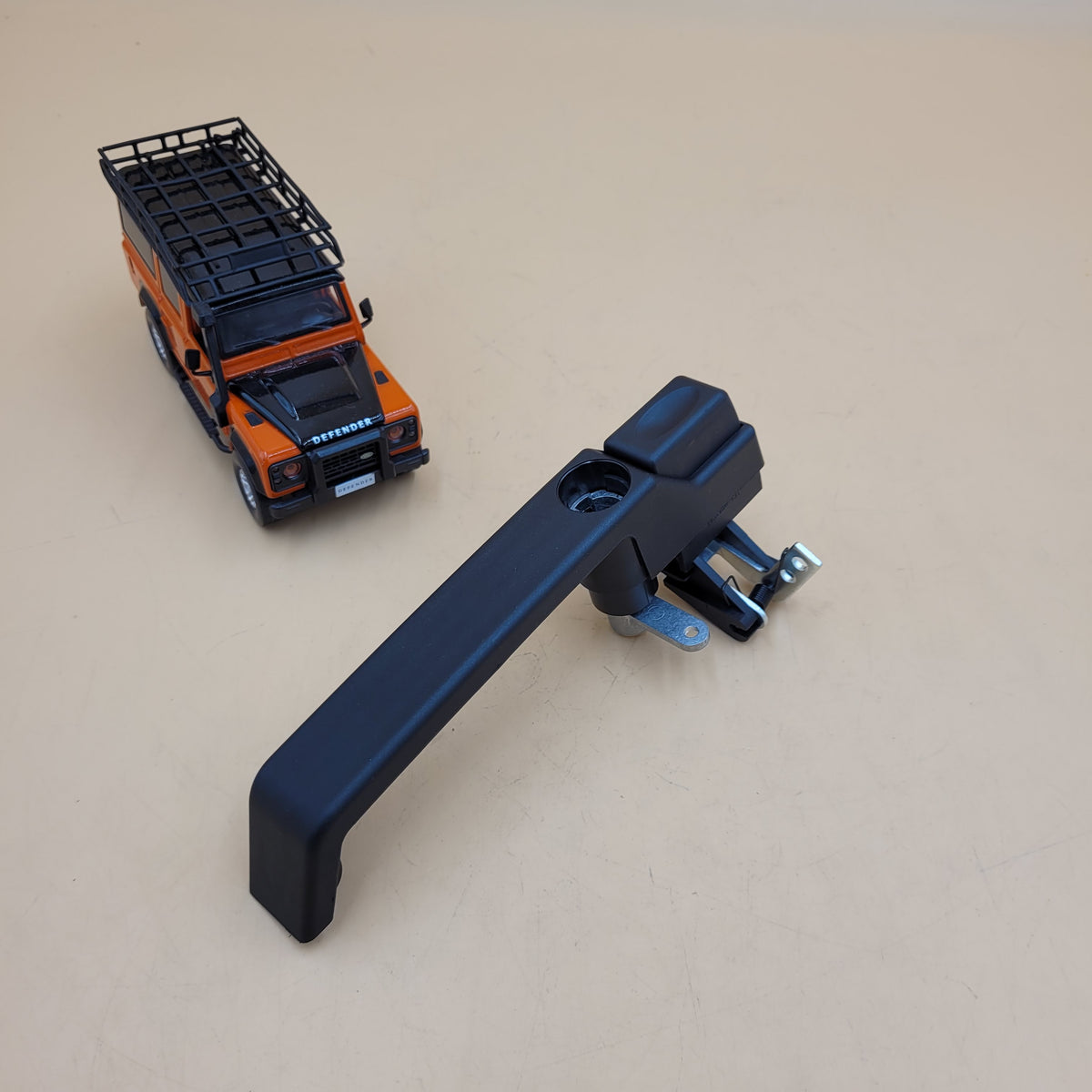 LR Defender 02- Front Right Matt Black Door Handle Part LR066528