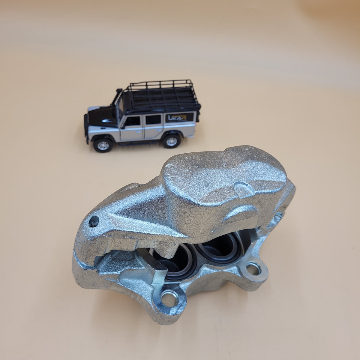 LR DISCOVERY I Front Right Brake Caliper with Non-Vented Discs STC1962R