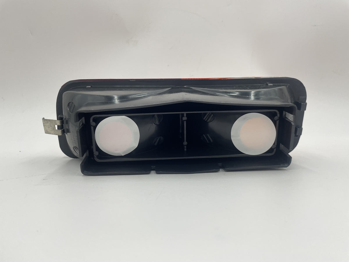 Land Rover Discovery 2 1999-2002 RH / Passenger Rear Bumper Light XFB101480