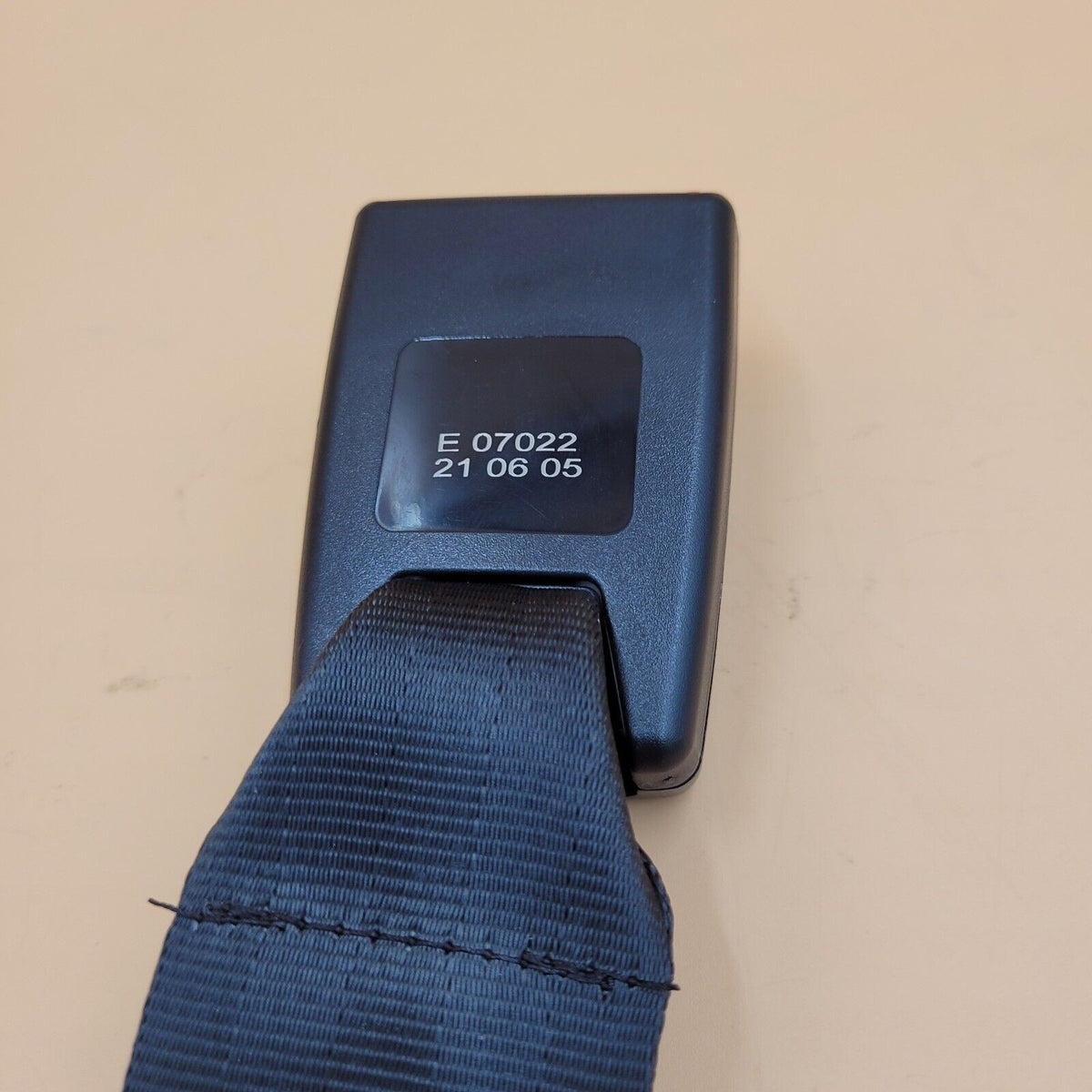 LR DEFENDER 83-06 Rear Seat Belt Buckle MXC5521
