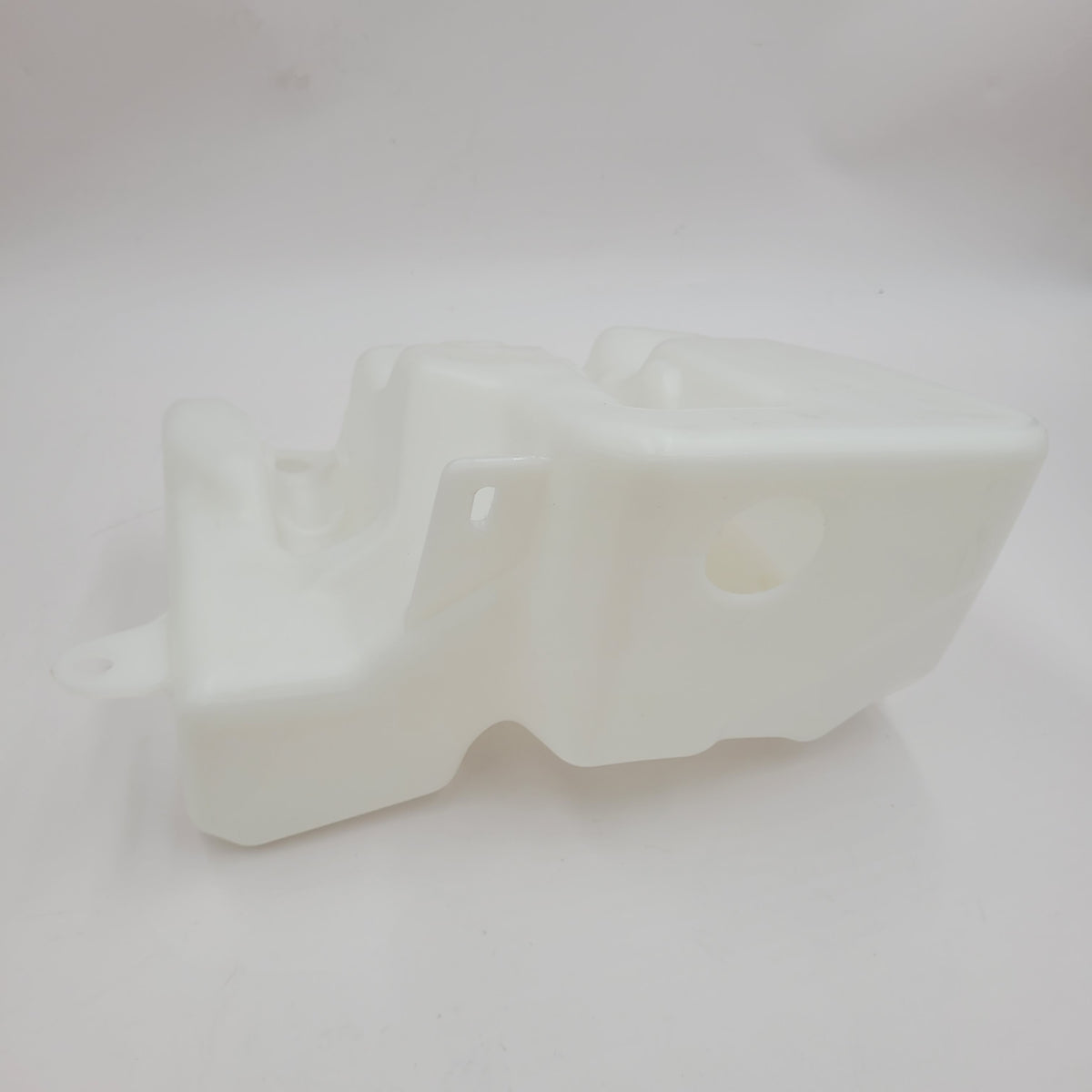 LR DISCOVERY III / RR SPORT 05-09 Windshield Washer Reservoir Part DMB500040
