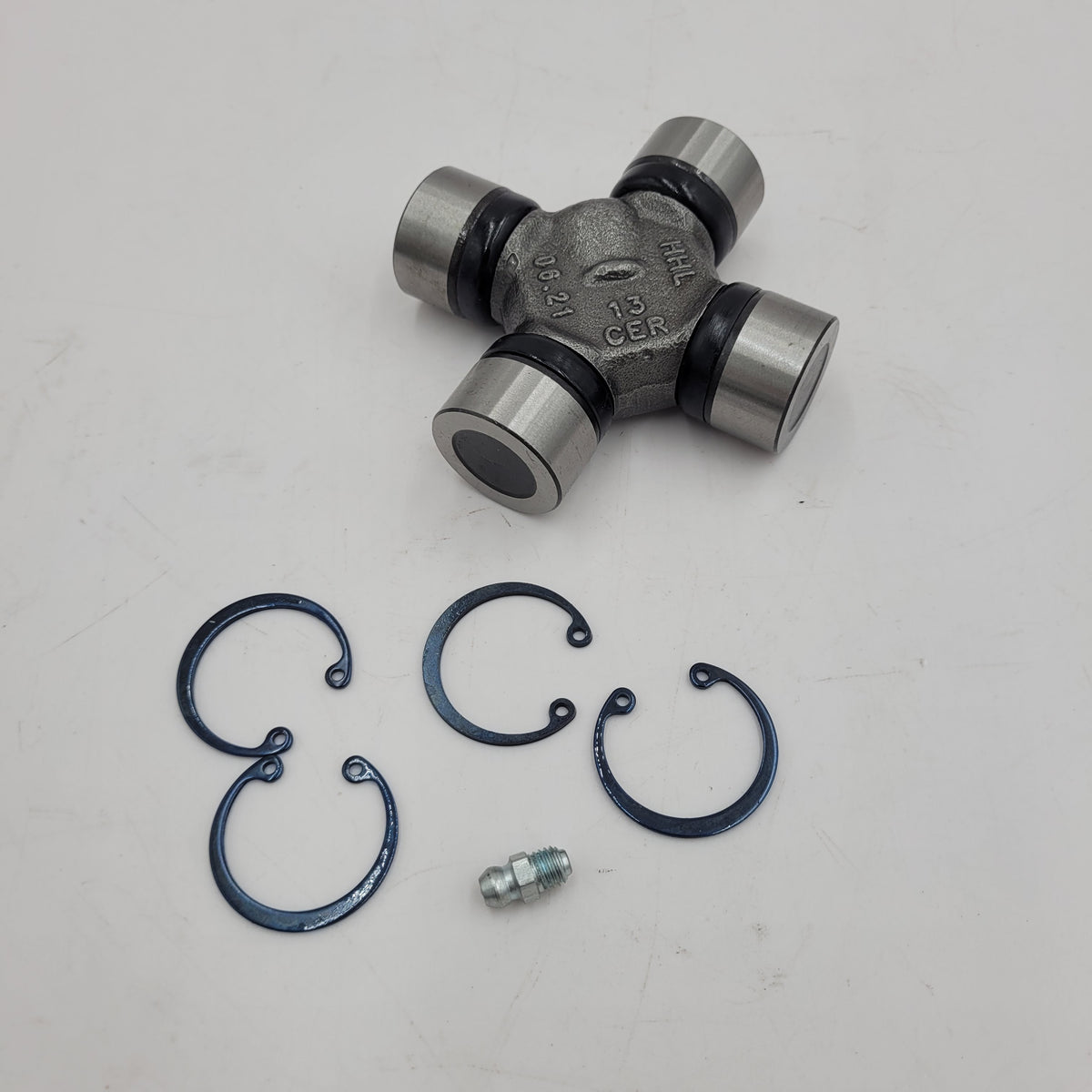 LR SERIES DEFENDER -06 UNIVERSAL JOINT / U-JOINT 27X82 RTC3346G